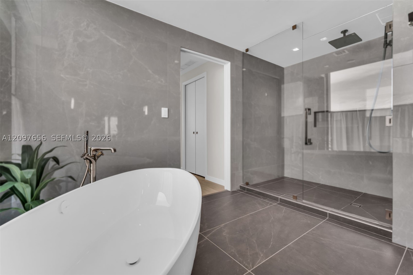1116 N Ocean Blvd #906 Pompano Beach, FL 33062