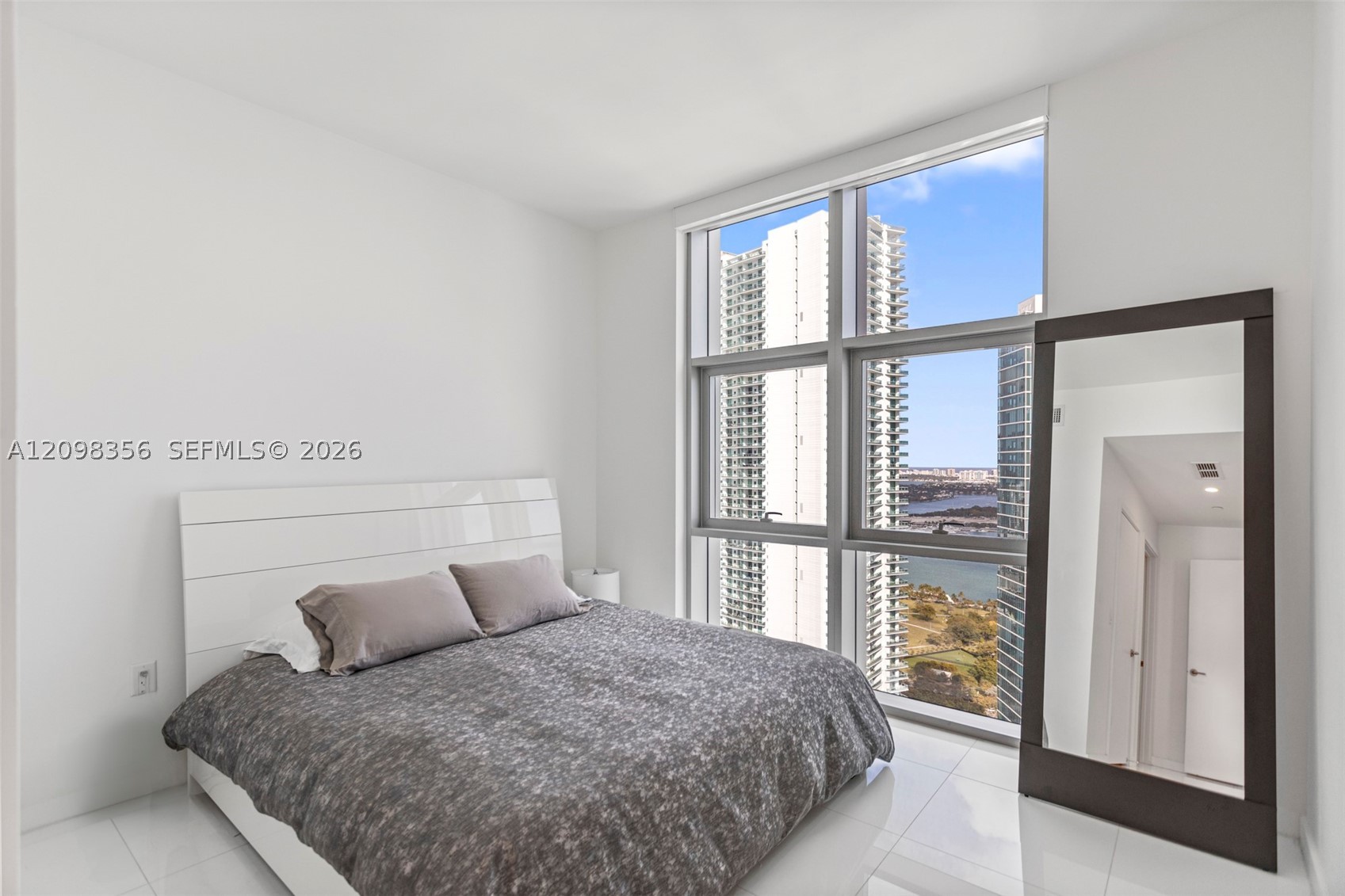 851 NE 1st Ave #3707 Miami, FL 33132