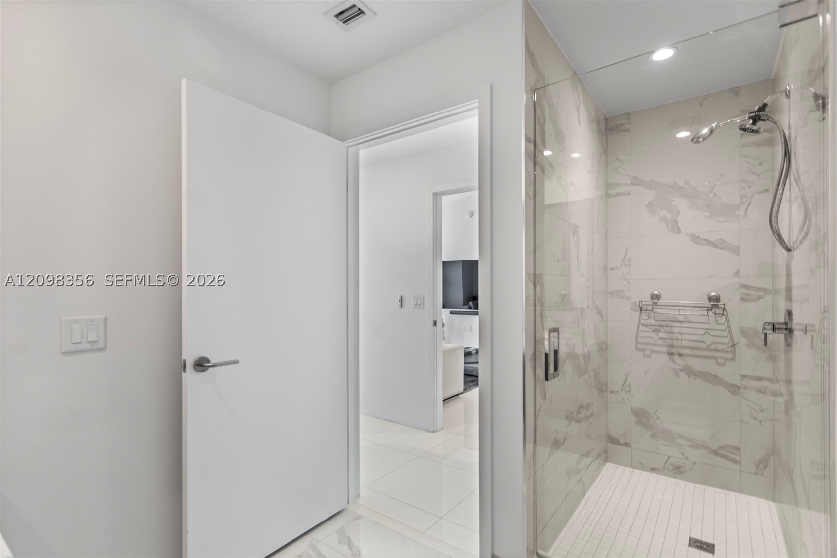 851 NE 1st Ave #3707 Miami, FL 33132
