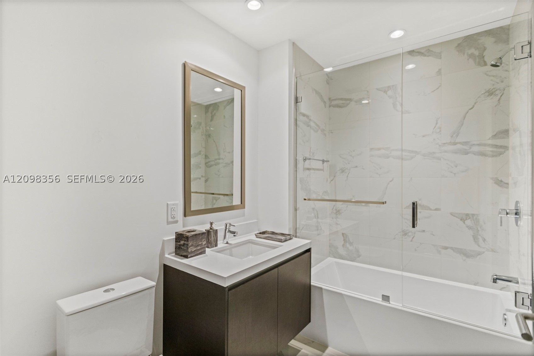 851 NE 1st Ave #3707 Miami, FL 33132