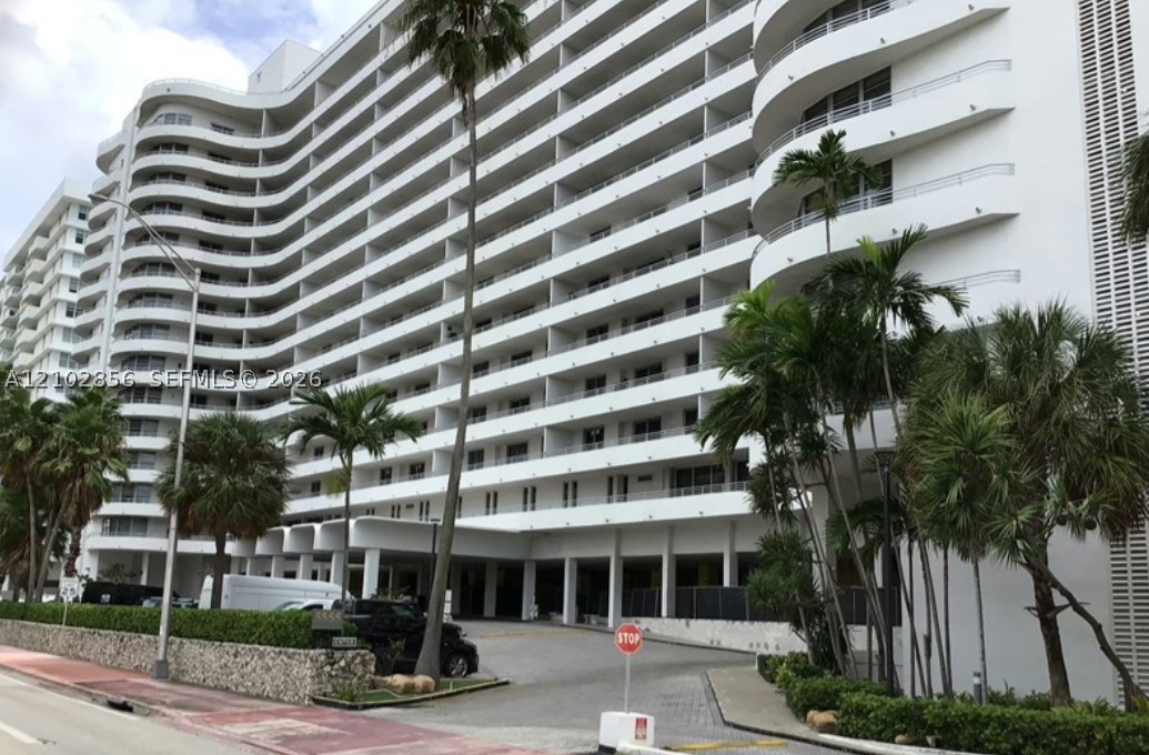5555 Collins Ave #15P