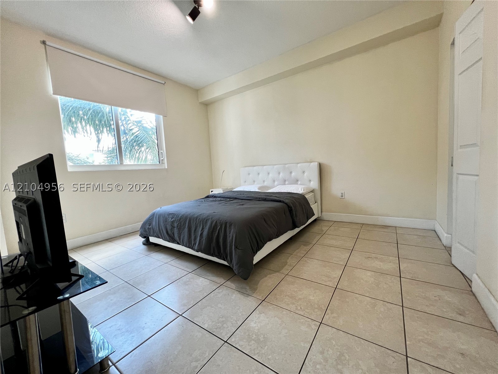 275 NE 18th St #305 Miami, FL 33132
