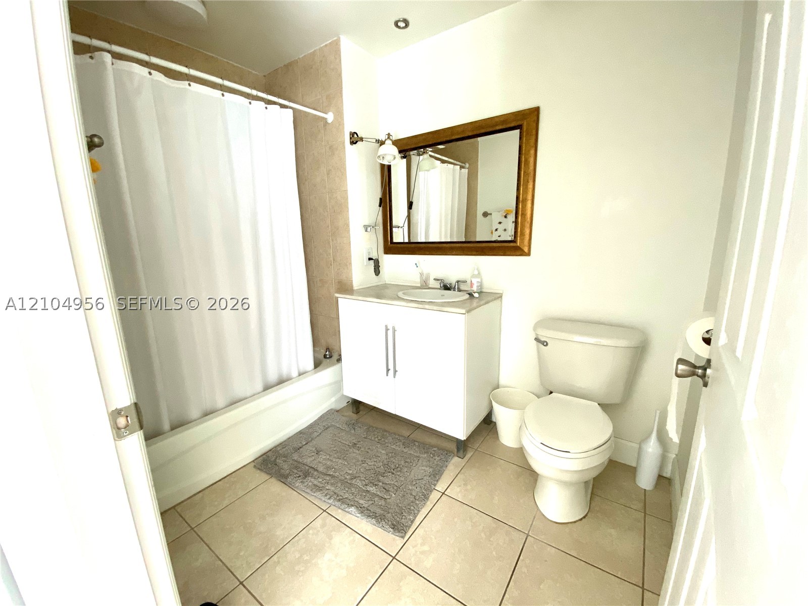 275 NE 18th St #305 Miami, FL 33132