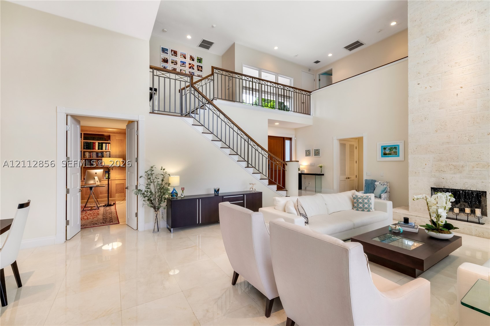 285 Las Brisas Ct Coral Gables, FL 33143