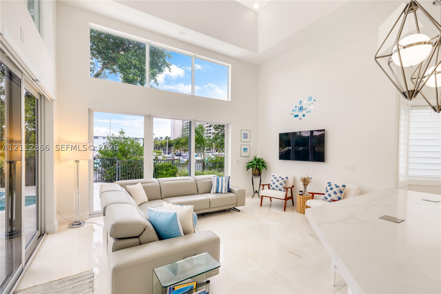 285 Las Brisas Ct Coral Gables, FL 33143