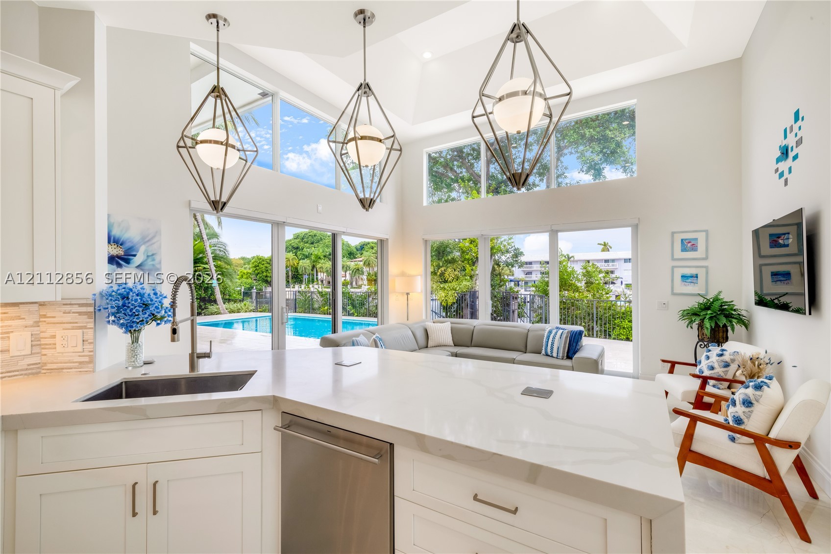 285 Las Brisas Ct Coral Gables, FL 33143