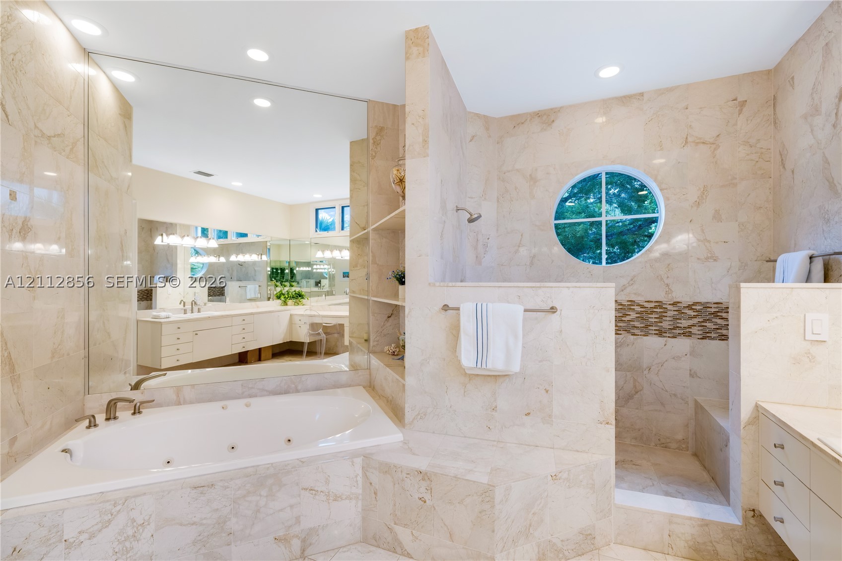 285 Las Brisas Ct Coral Gables, FL 33143