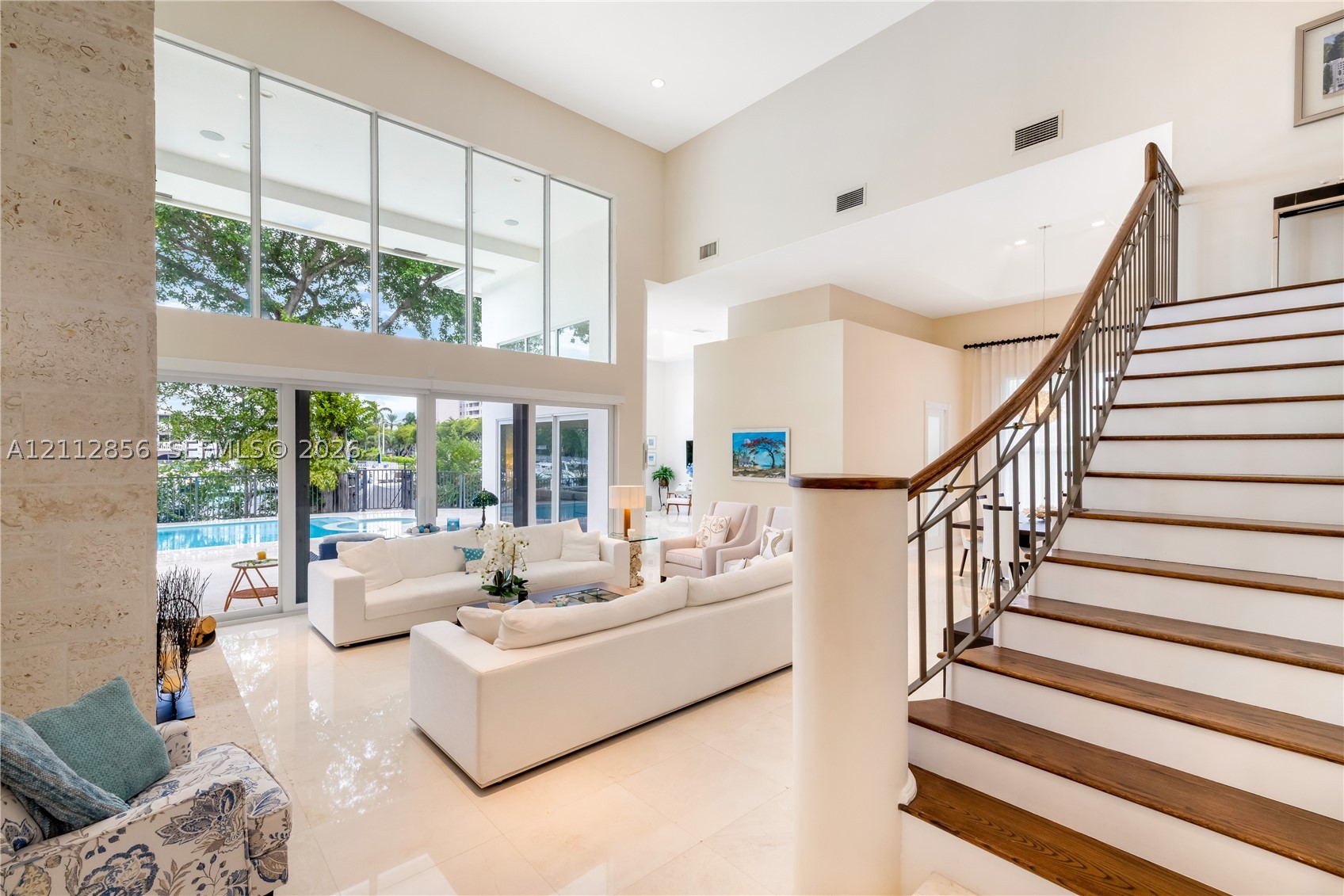 285 Las Brisas Ct Coral Gables, FL 33143