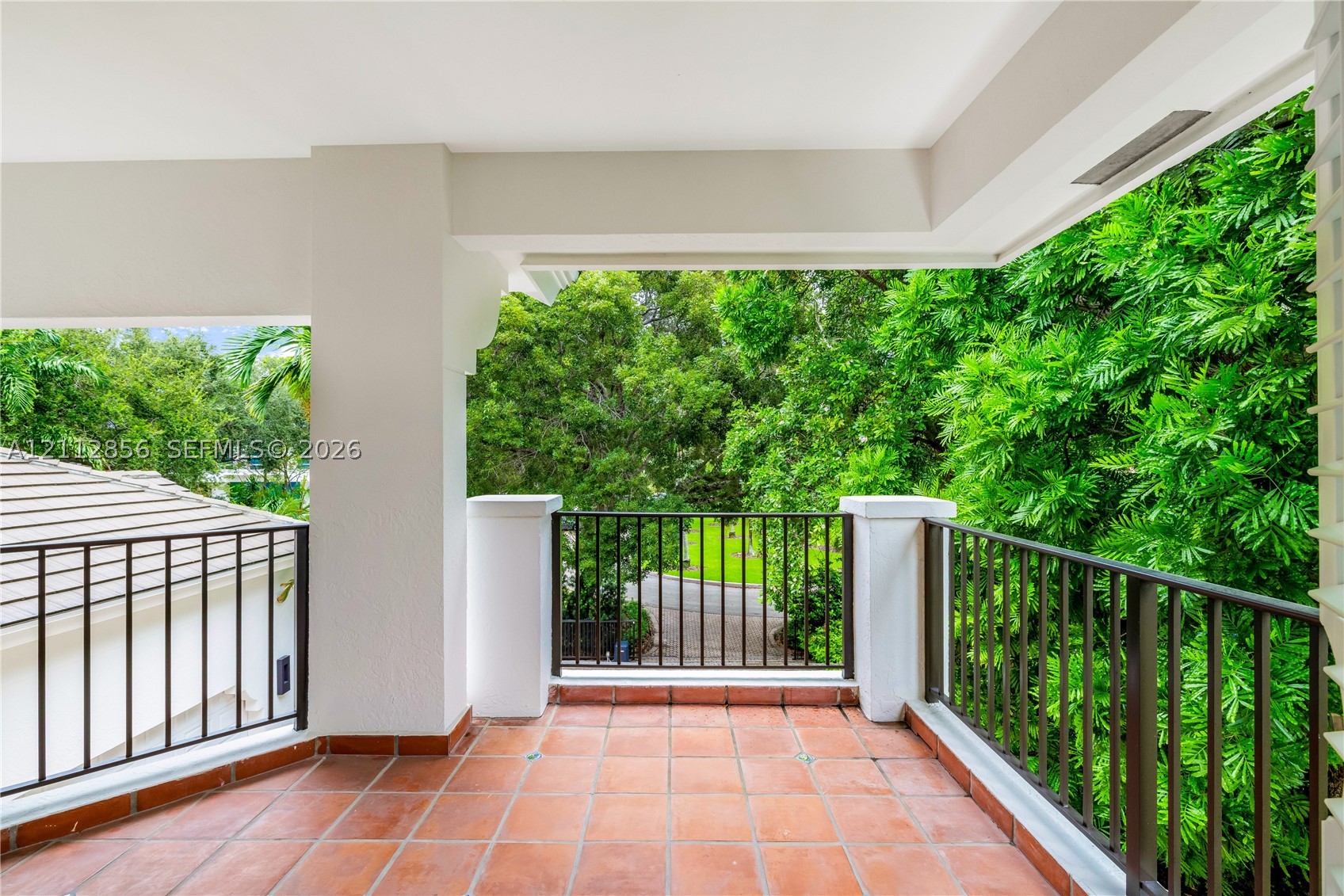 285 Las Brisas Ct Coral Gables, FL 33143