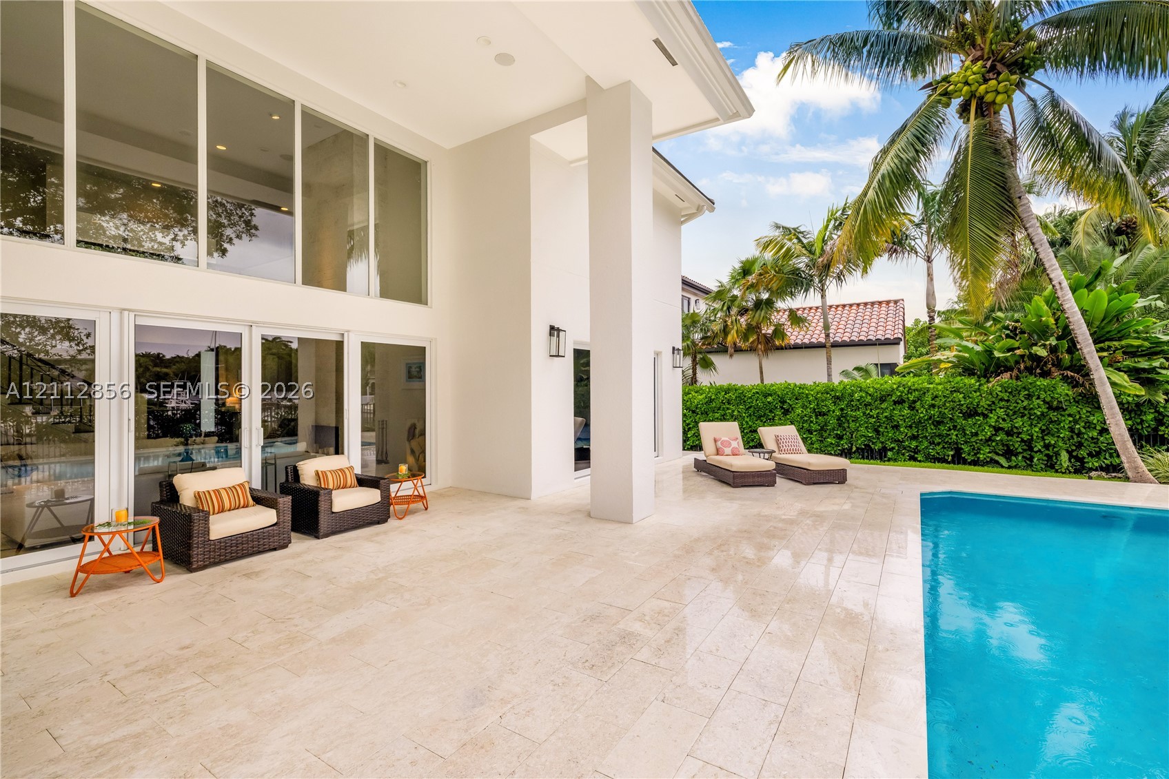 285 Las Brisas Ct Coral Gables, FL 33143