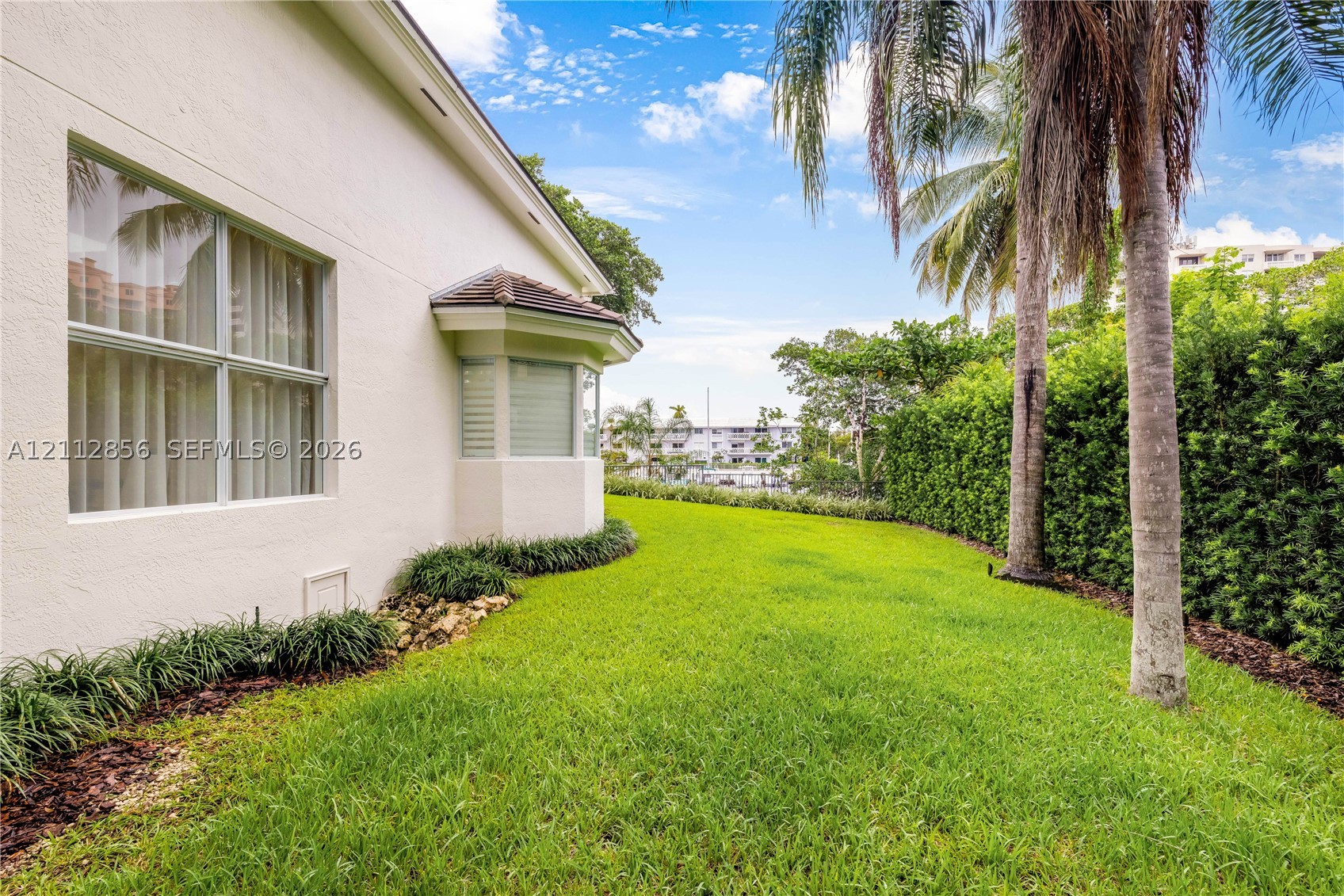 285 Las Brisas Ct Coral Gables, FL 33143