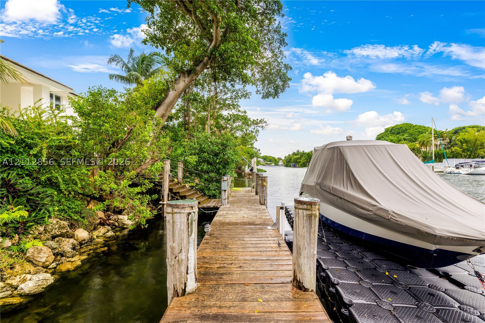 285 Las Brisas Ct Coral Gables, FL 33143