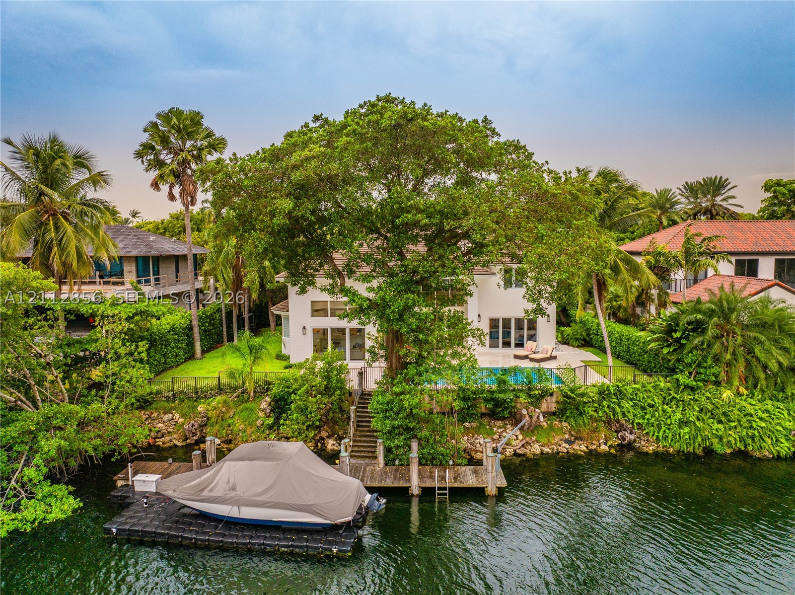 285 Las Brisas Ct Coral Gables, FL 33143
