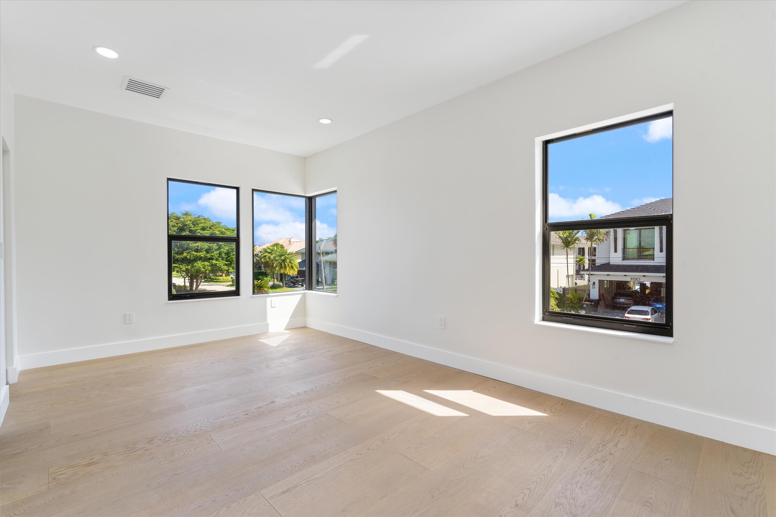 3721 NE 30th Lighthouse Point, FL 33064