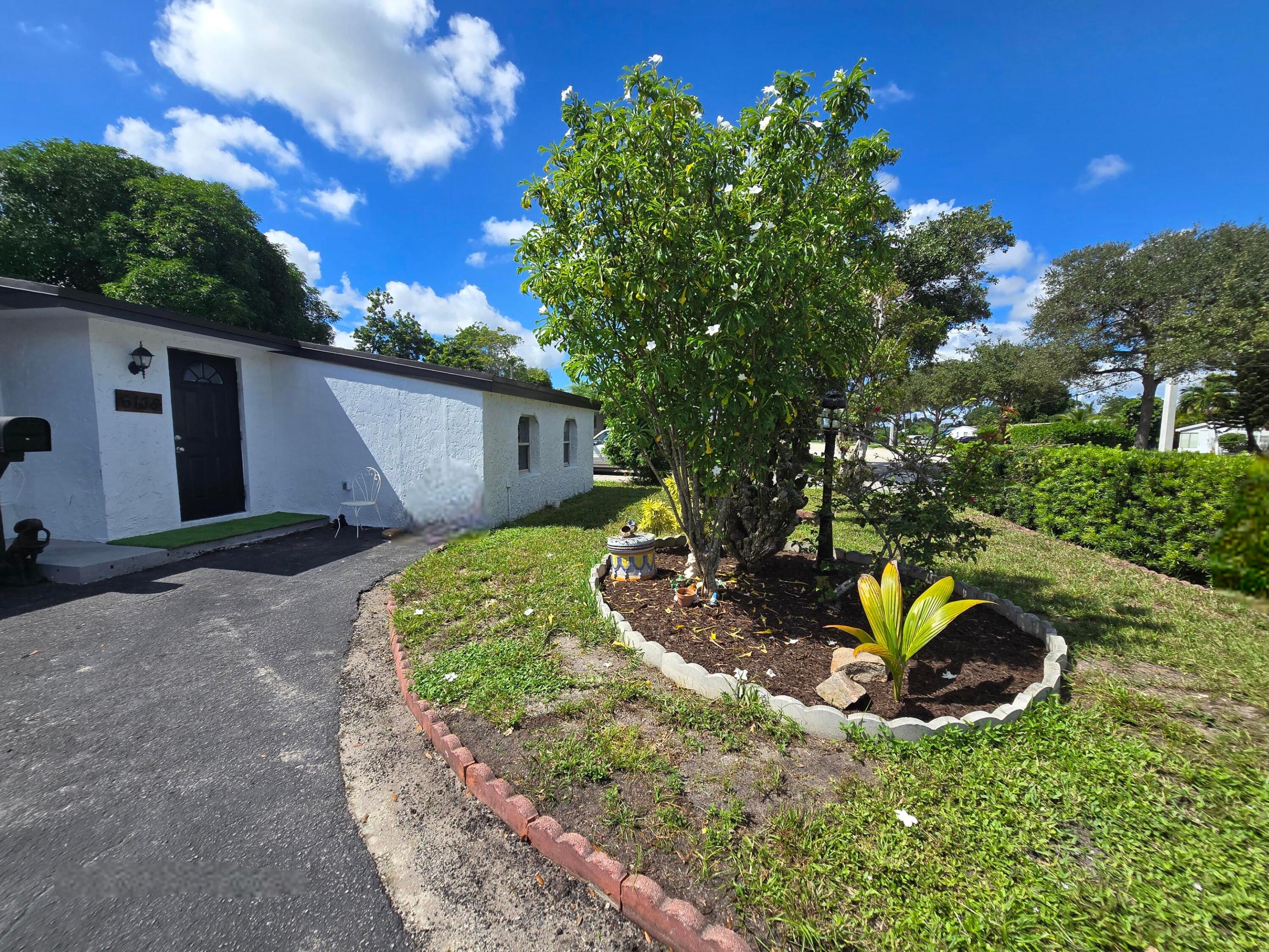 6138 Southgate