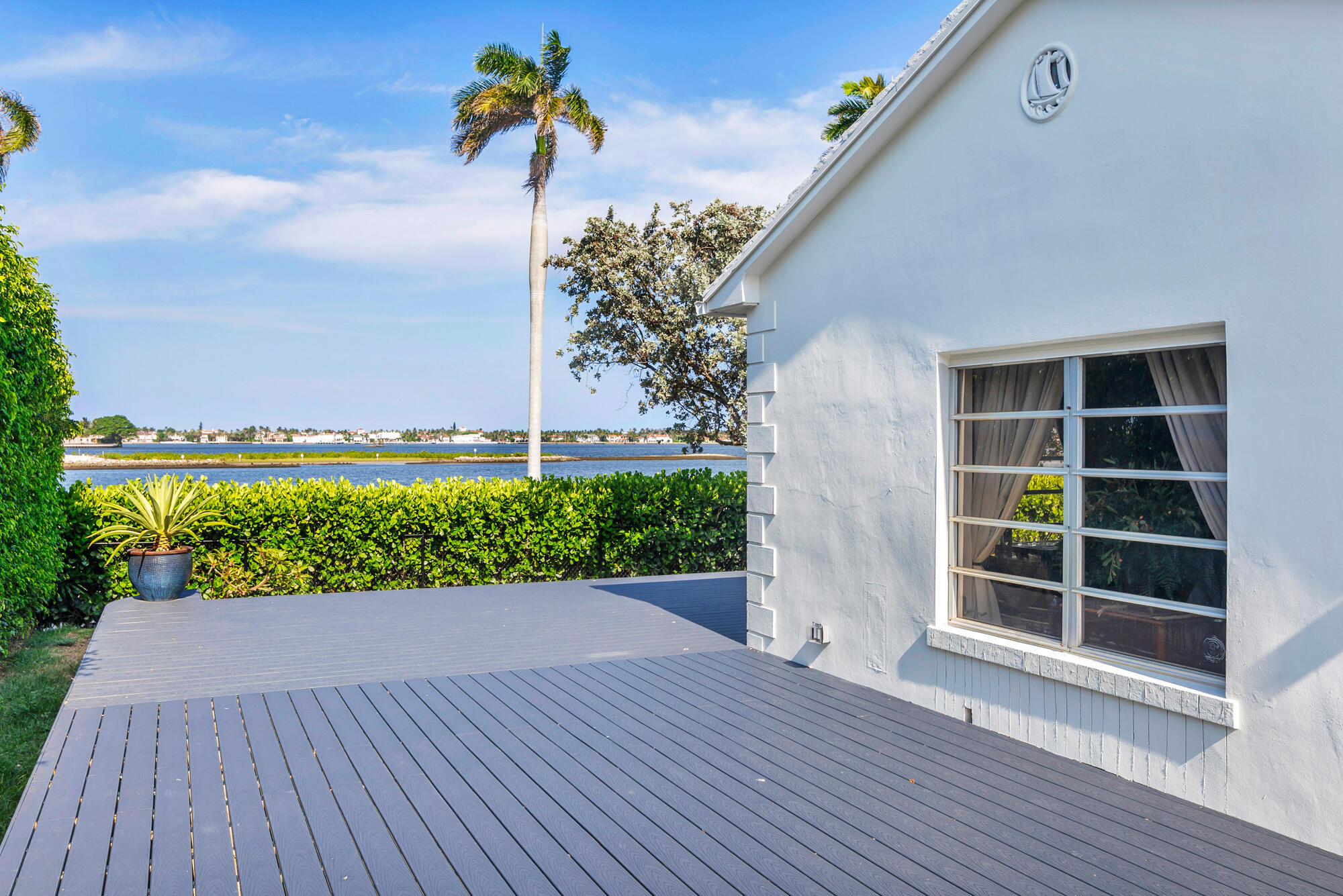 185 Almeria Rd West Palm Beach, FL 33405