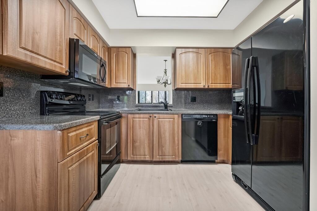 7286 Huntington #405