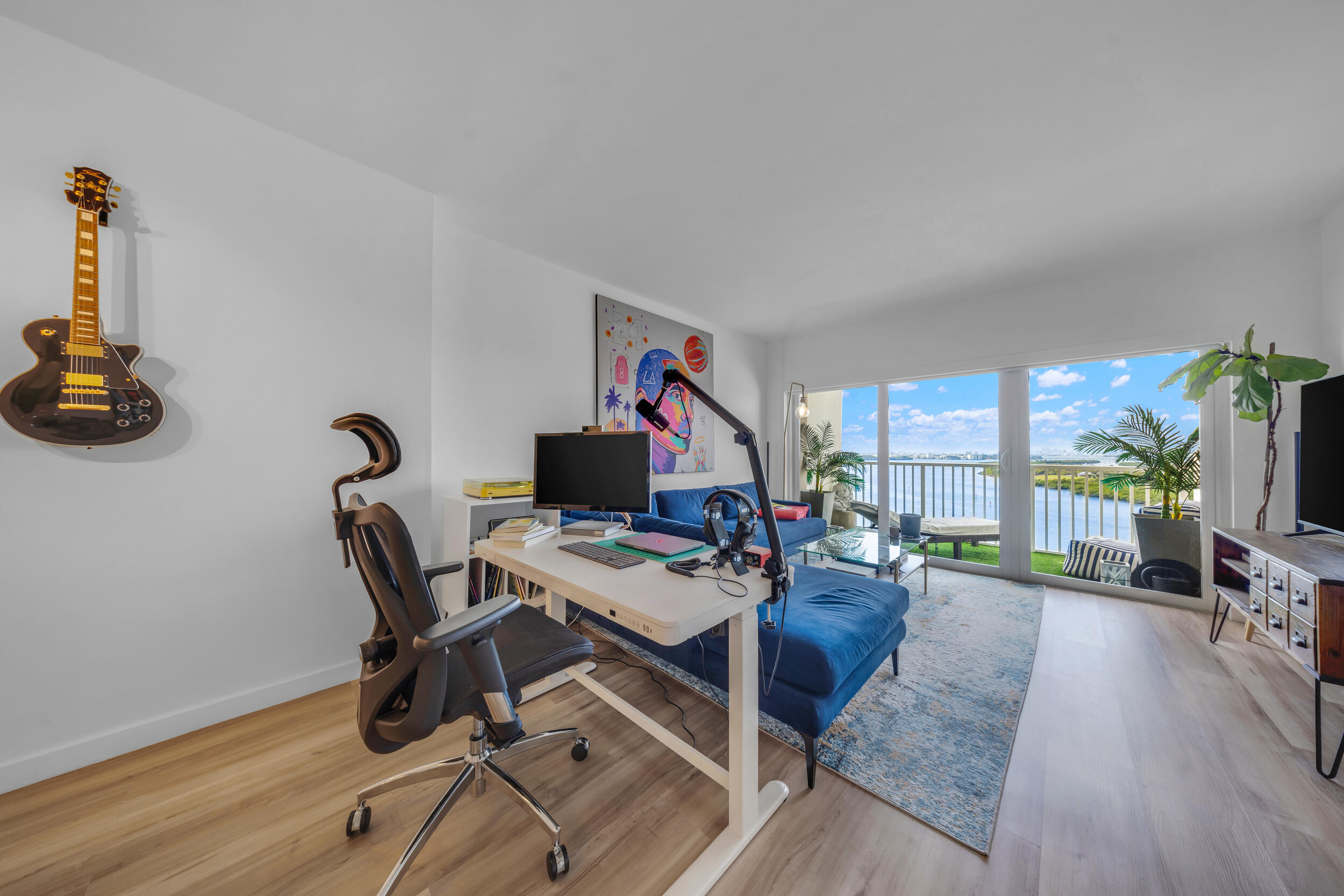 image Arlen House Condo11