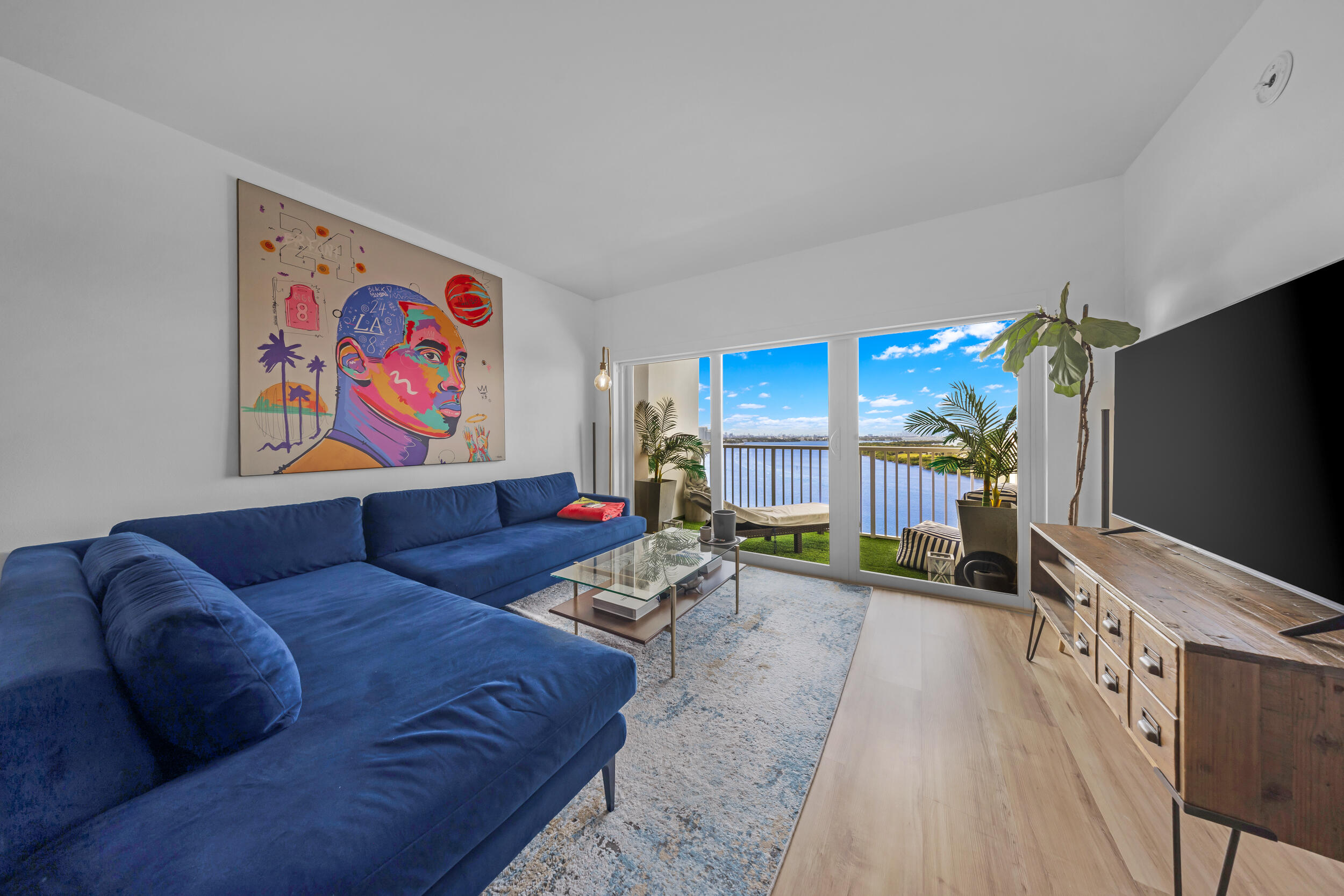 image Arlen House Condo12