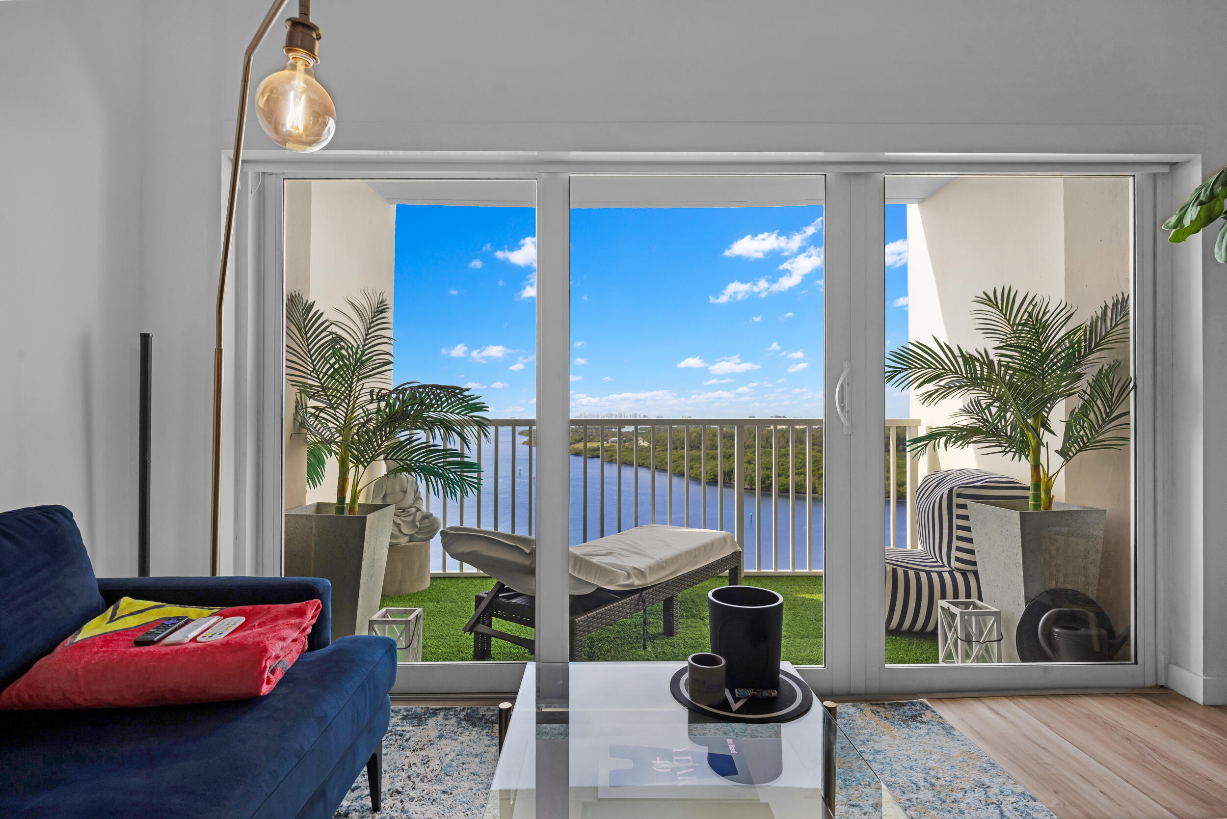 image Arlen House Condo13