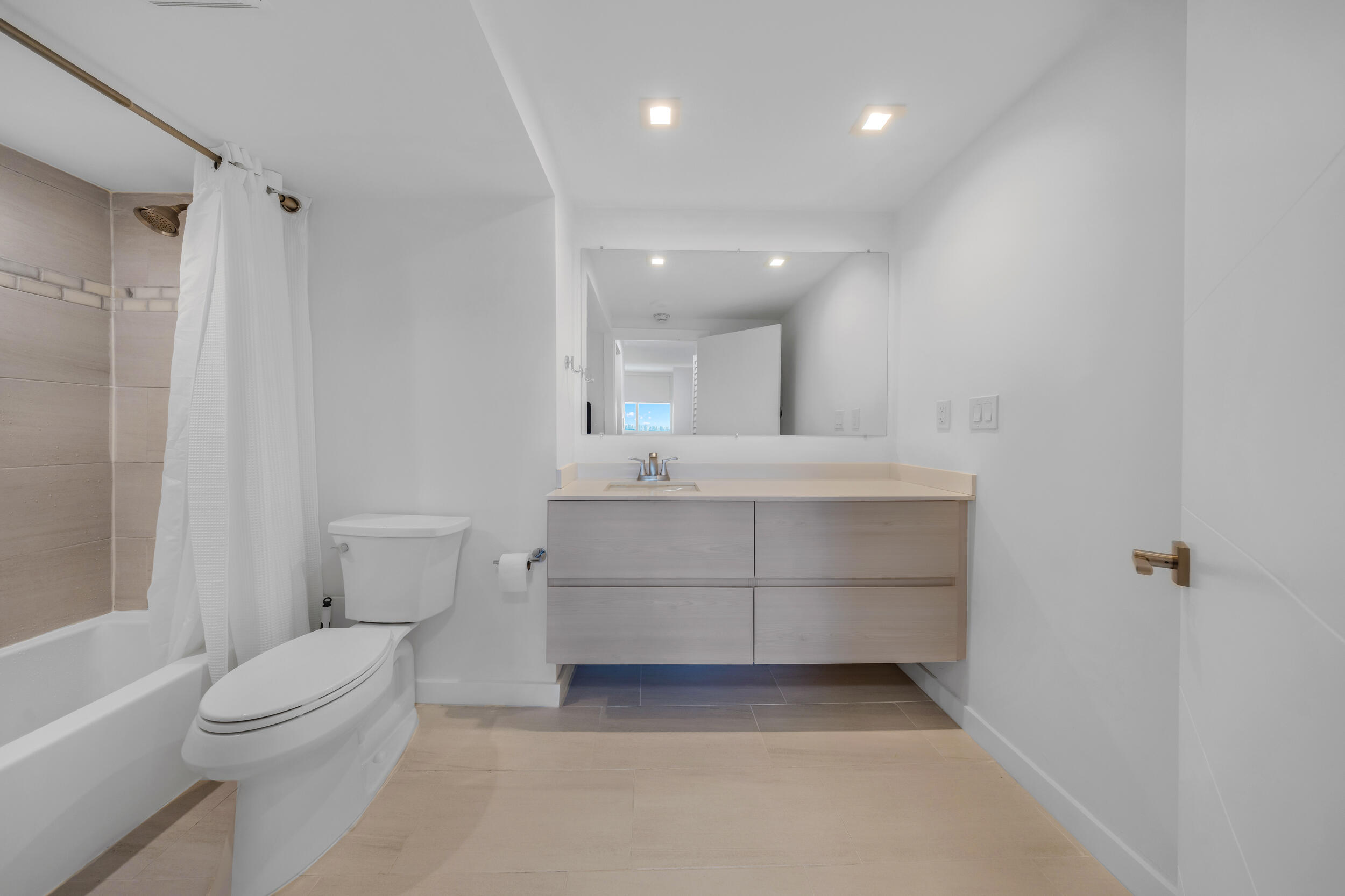 image Arlen House Condo23