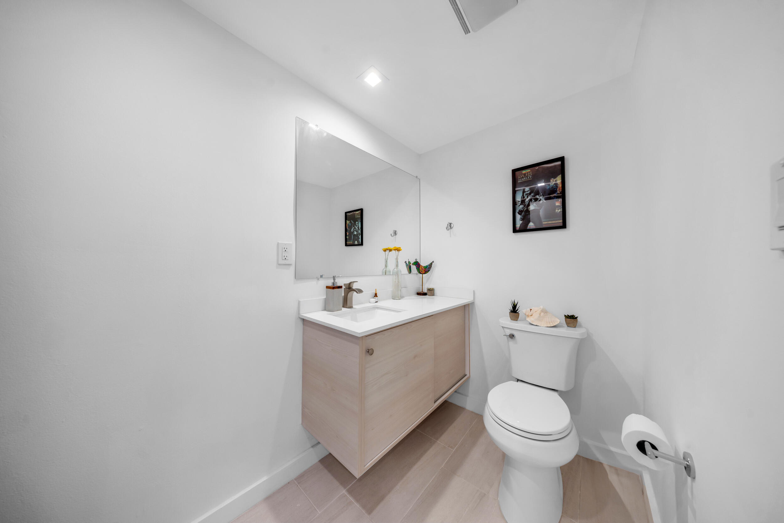 image Arlen House Condo25