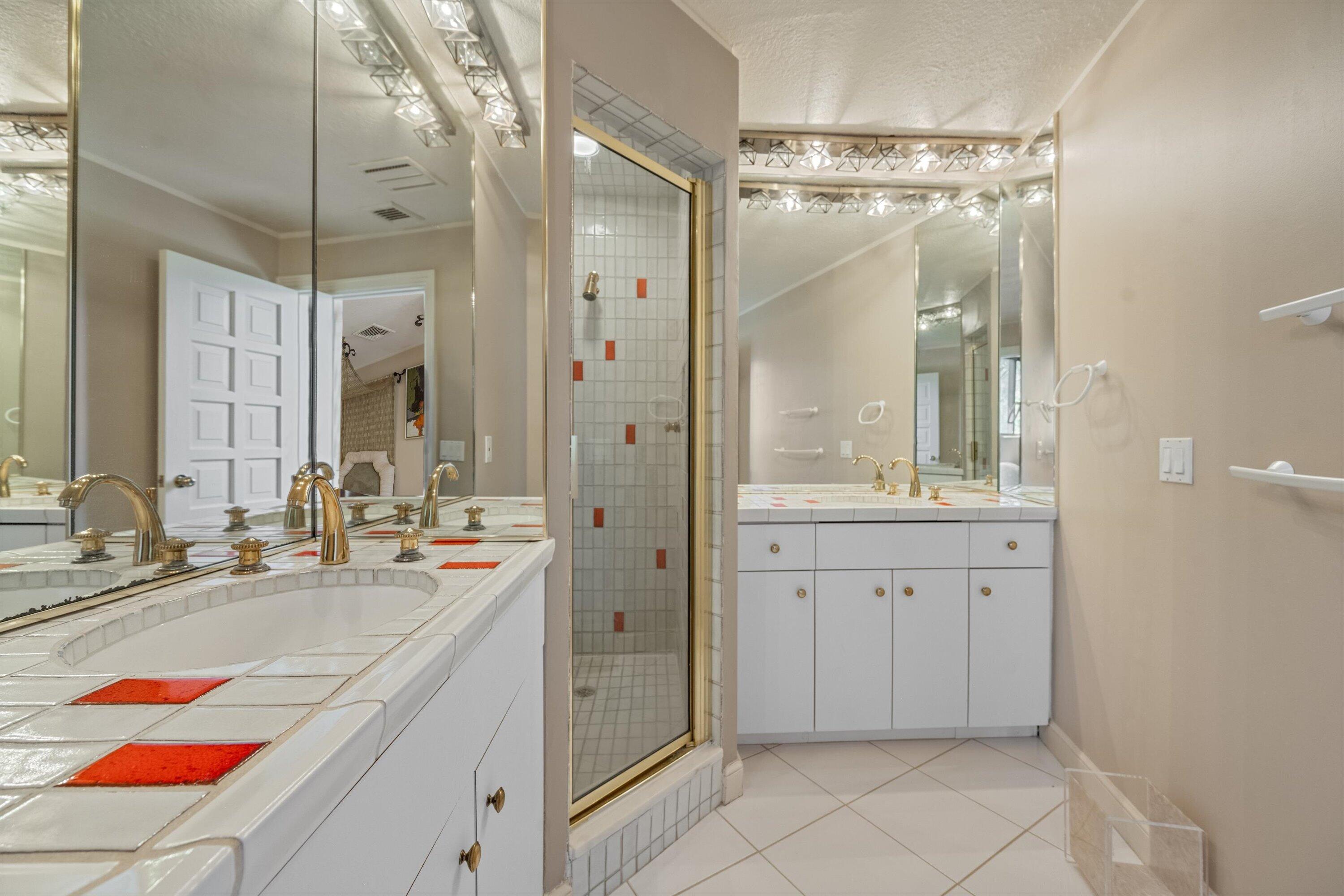 23 Sloans Curv Palm Beach, FL 33480
