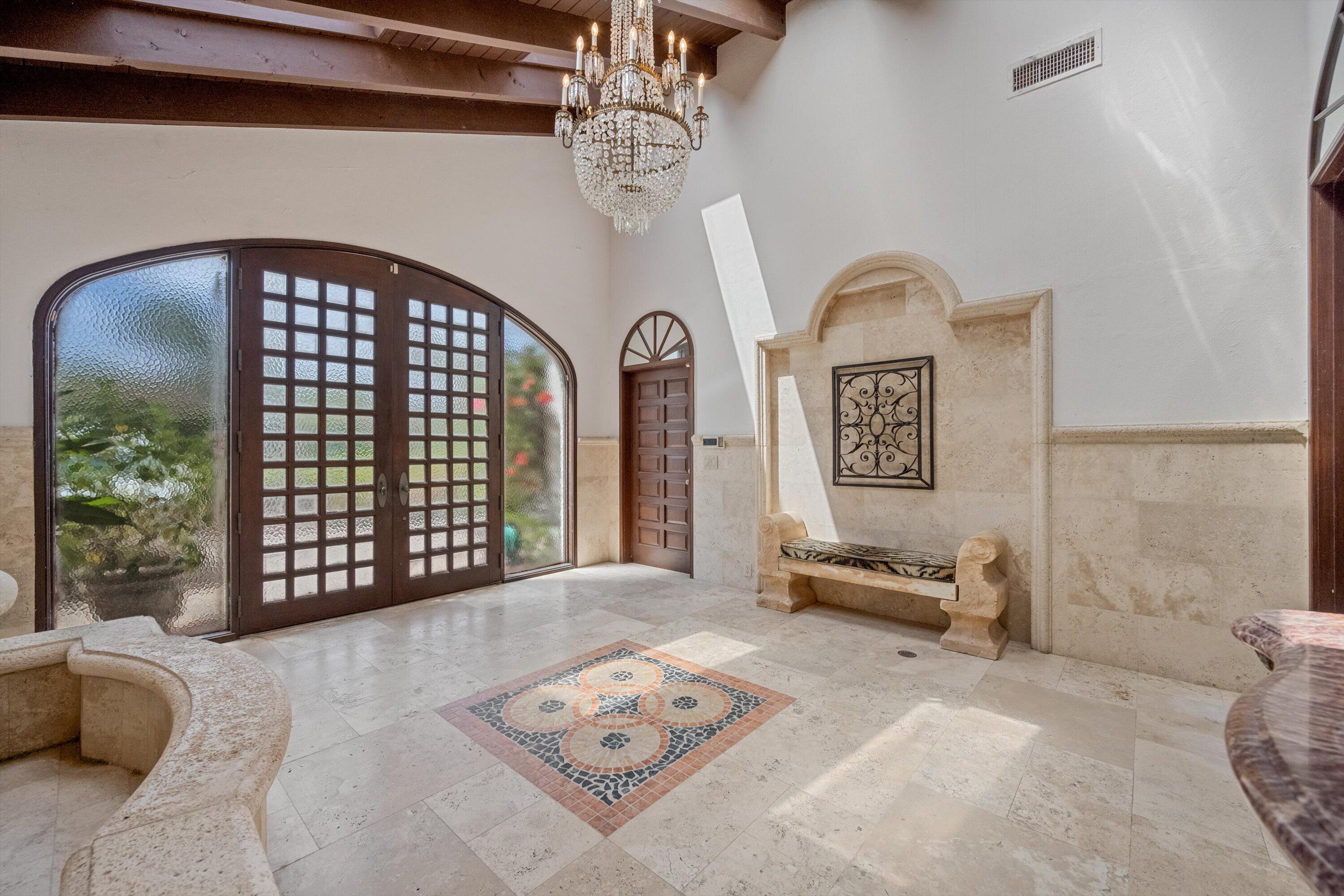 23 Sloans Curv Palm Beach, FL 33480