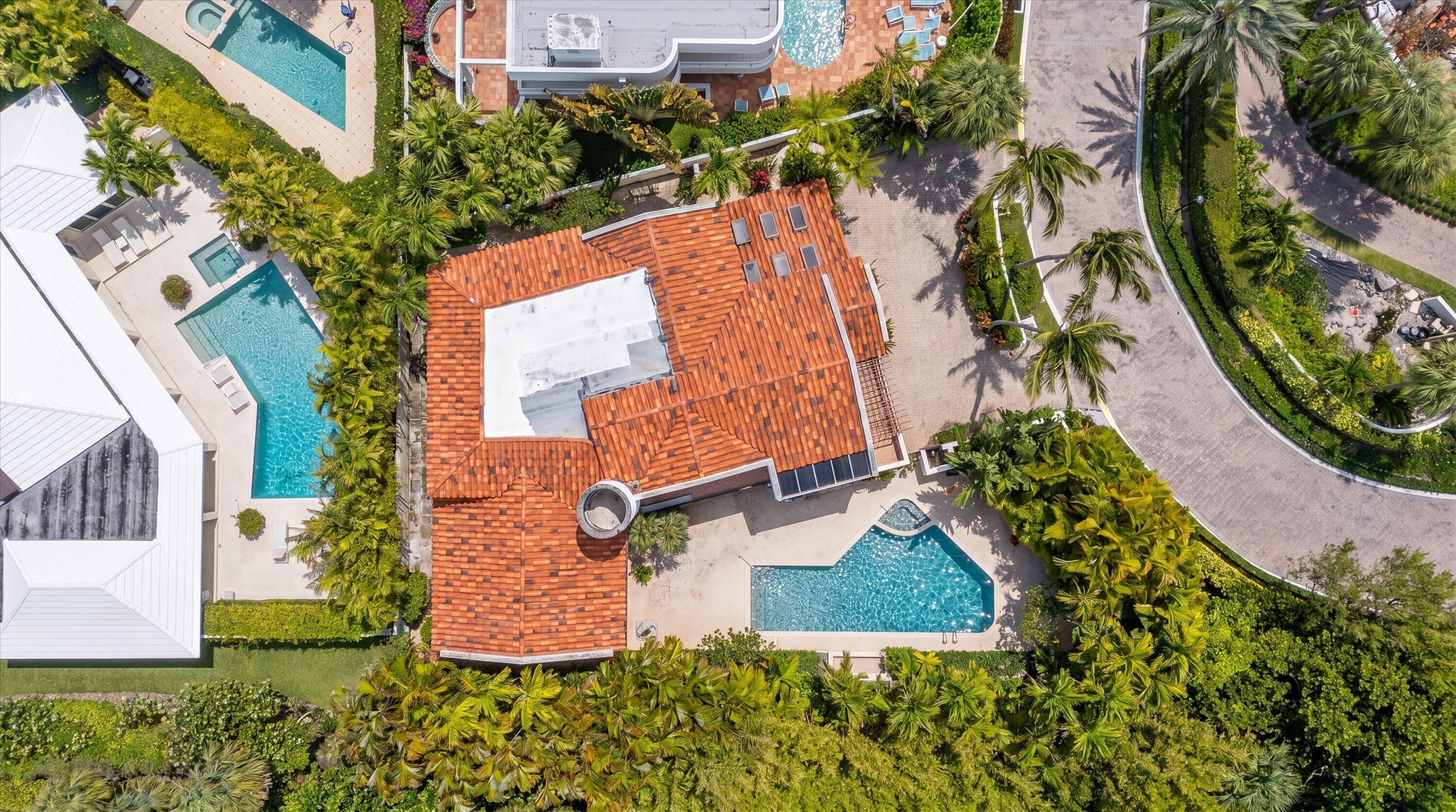 23 Sloans Curv Palm Beach, FL 33480