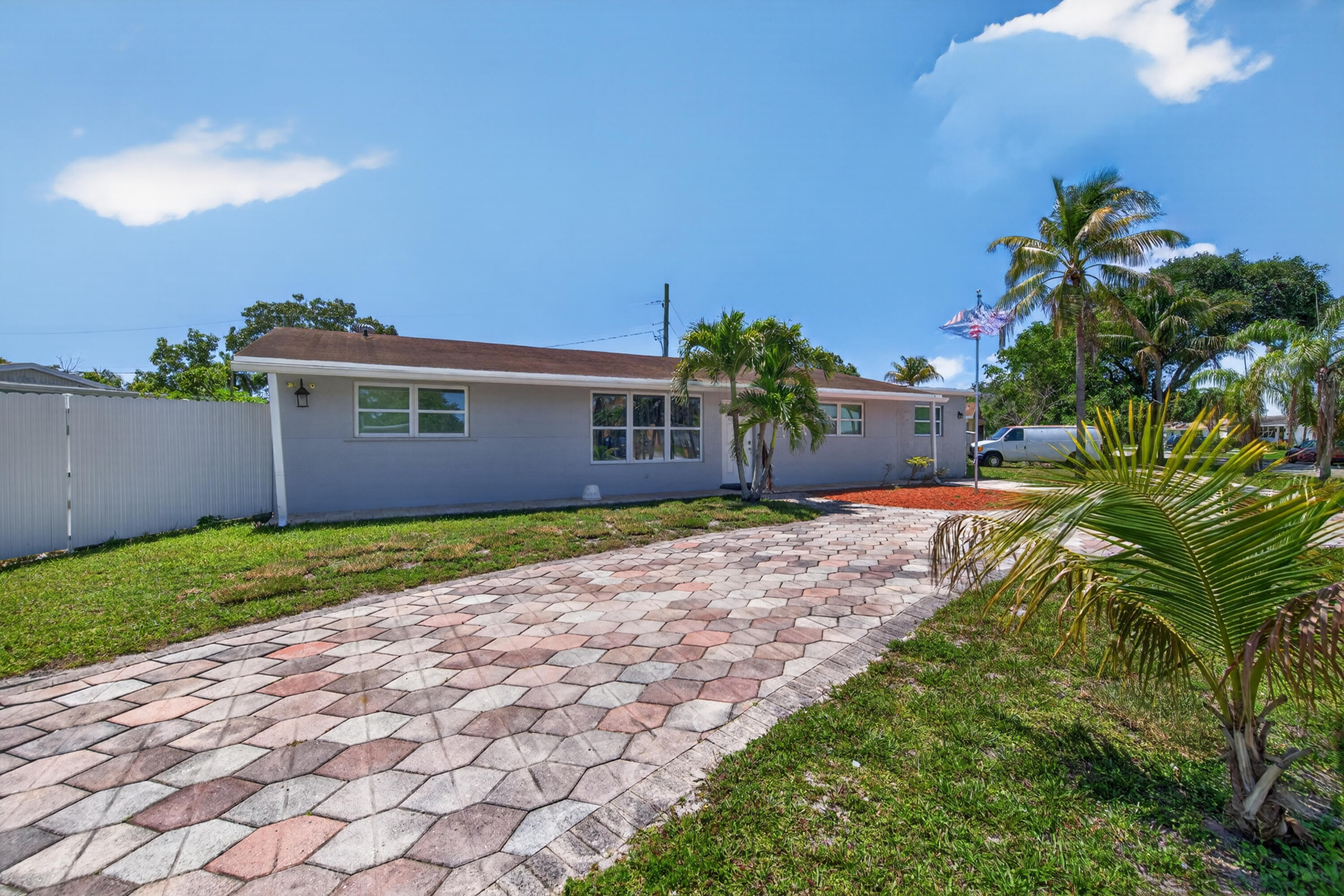 650 NW 38th