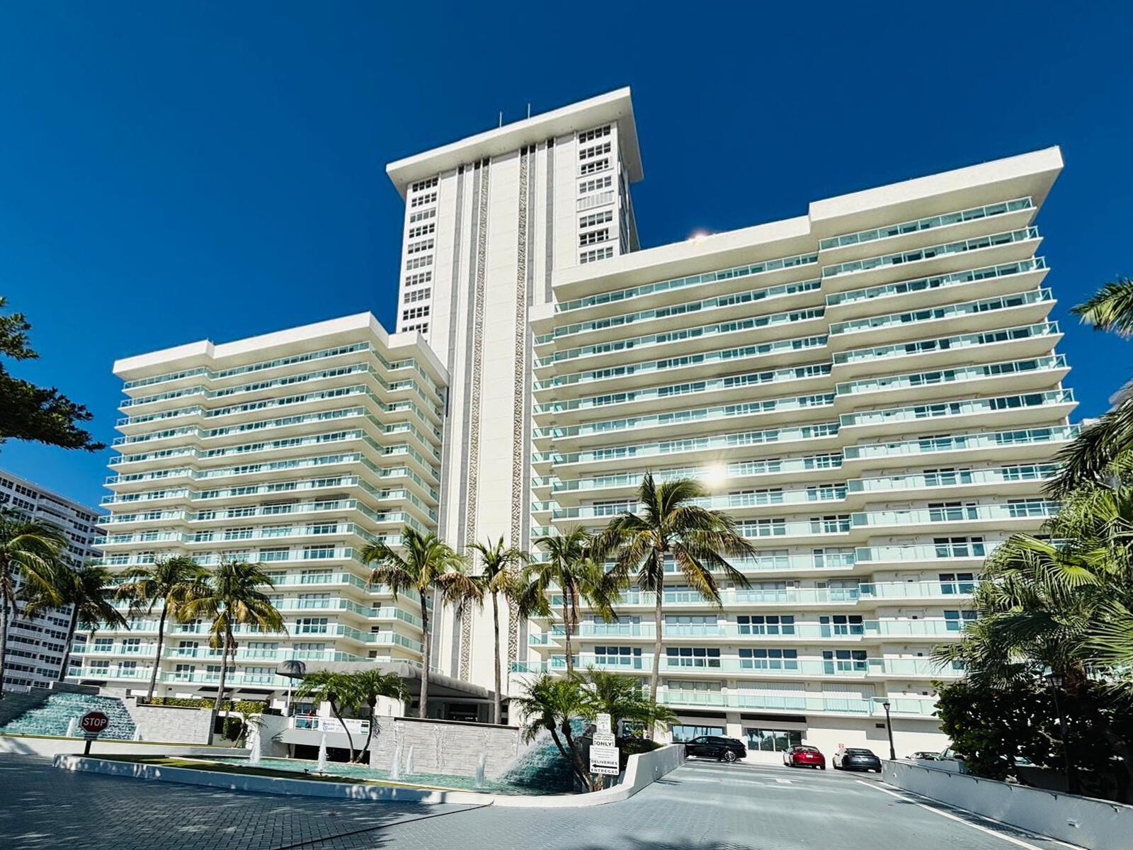 3900 Galt Ocean #608