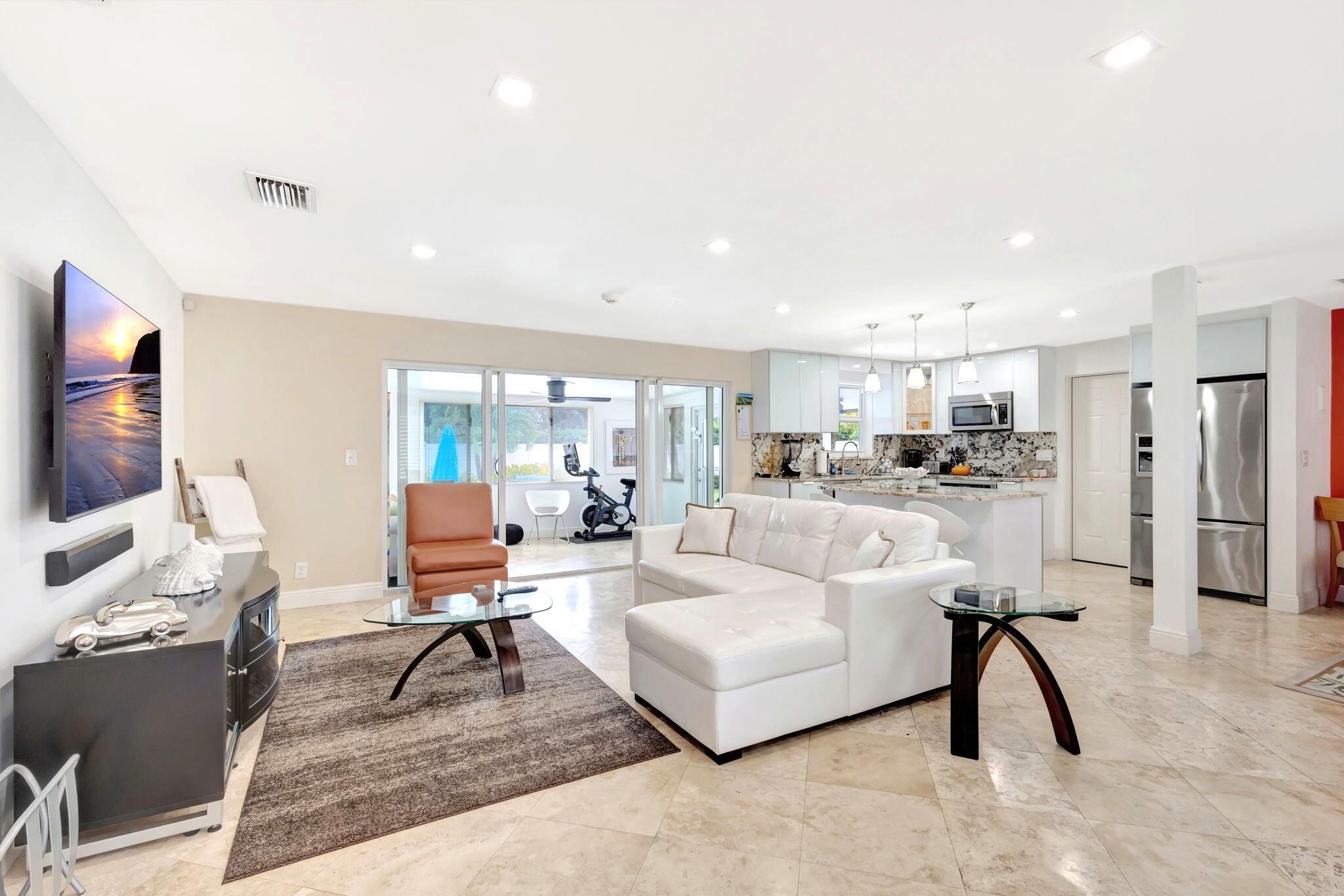 1131 Surf Singer Island, FL 33404