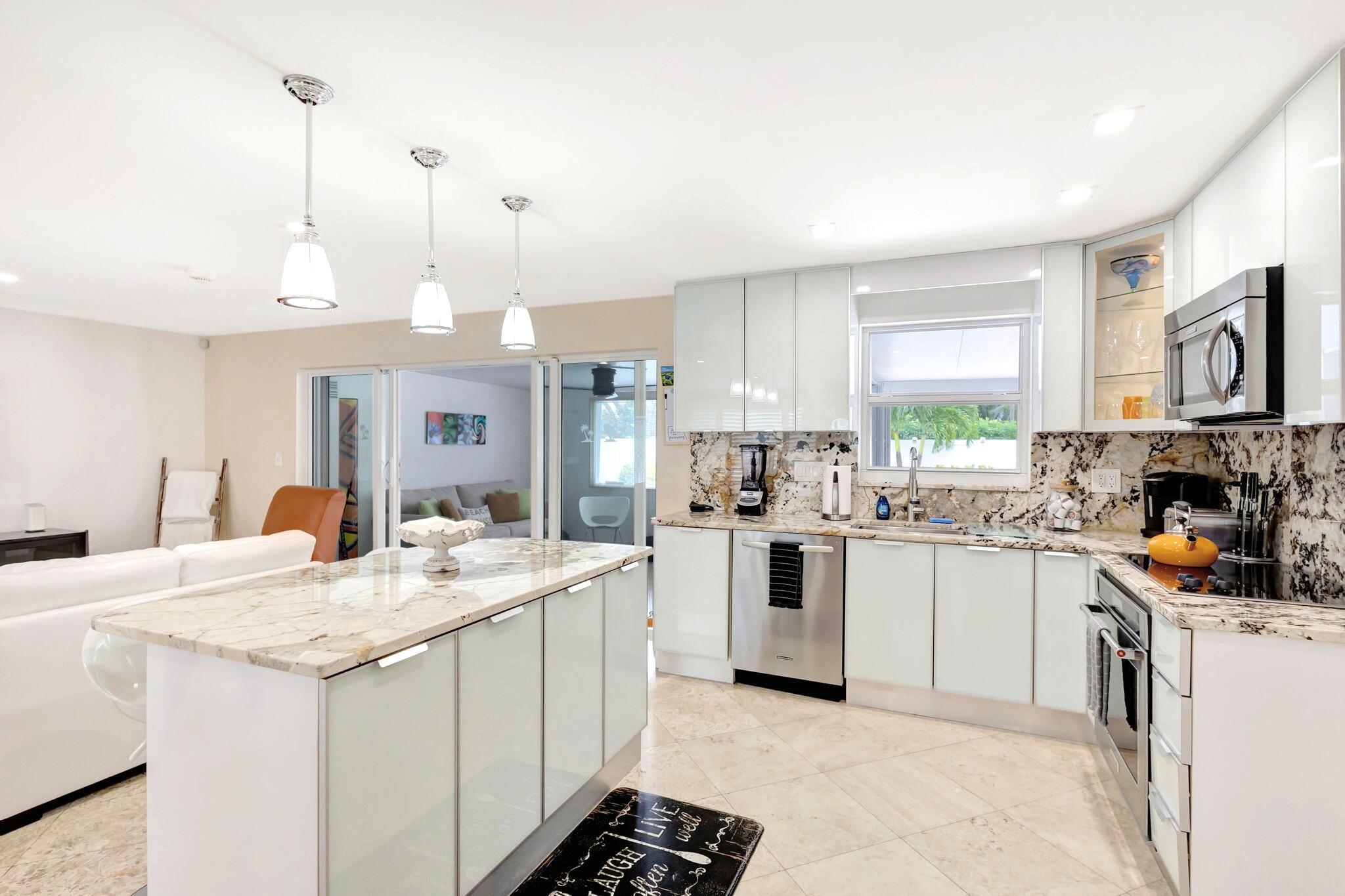 1131 Surf Singer Island, FL 33404