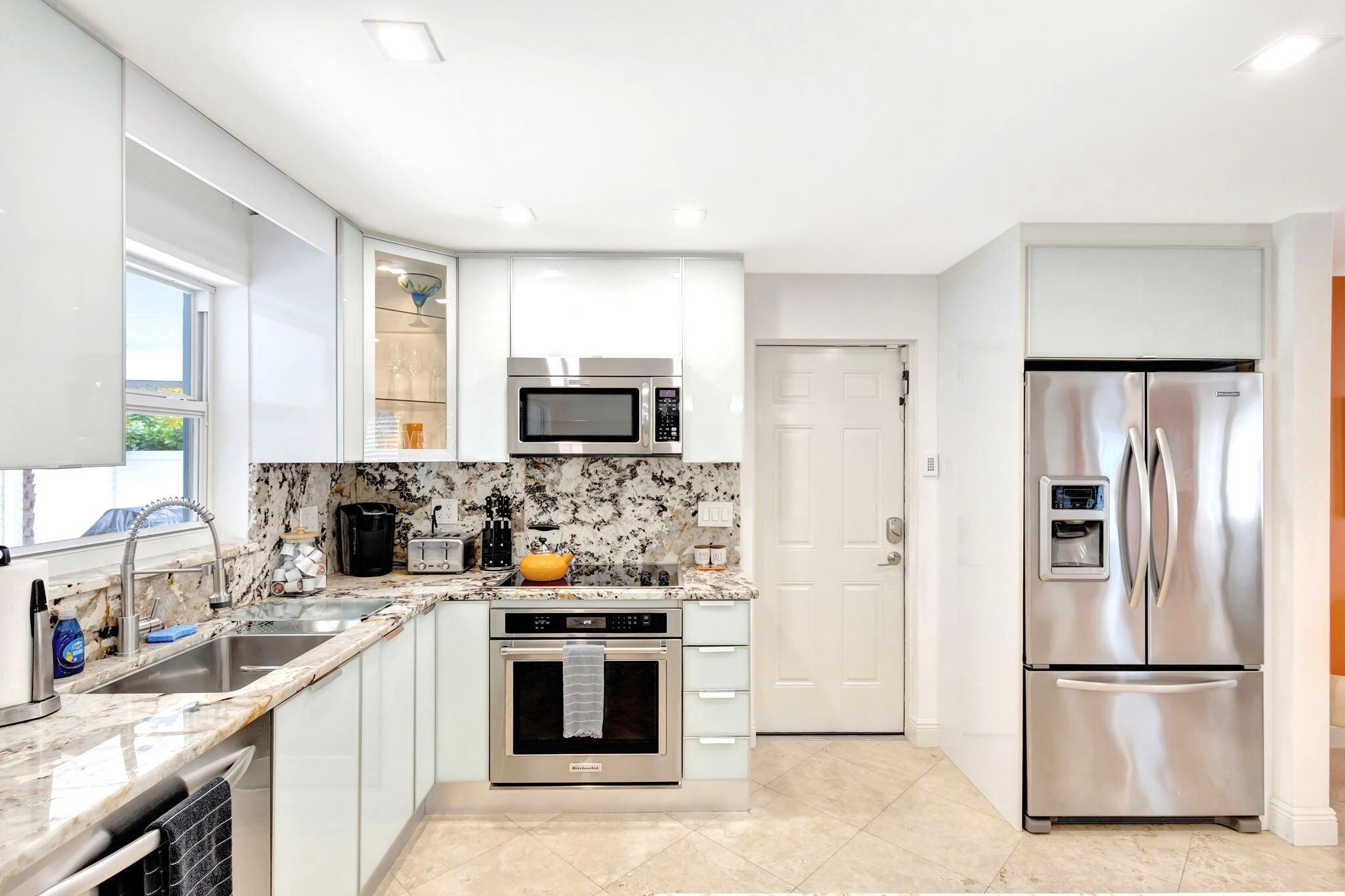 1131 Surf Singer Island, FL 33404