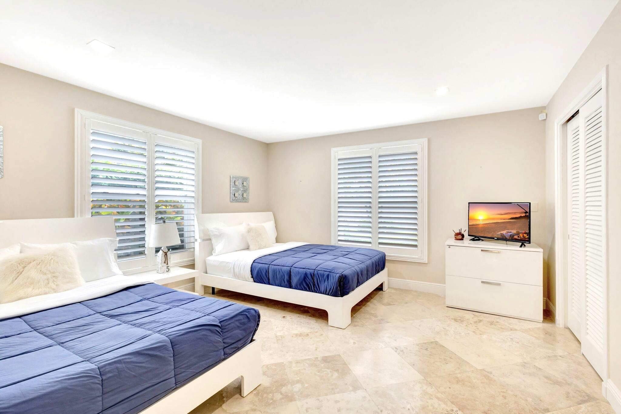 1131 Surf Singer Island, FL 33404