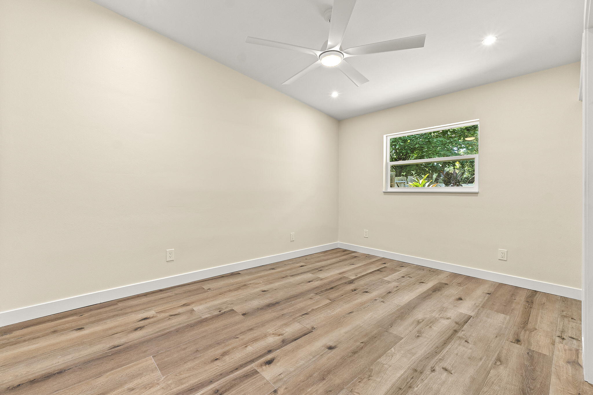 3615 Indian Riv Dr Vero Beach, FL 32963