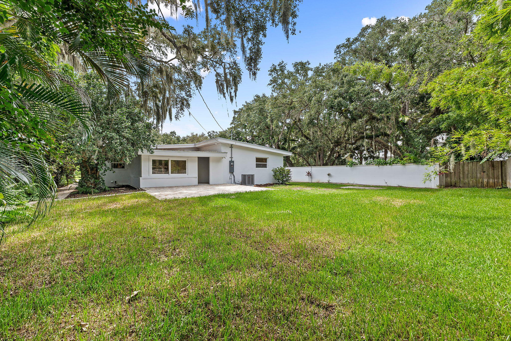 3615 Indian Riv Dr Vero Beach, FL 32963