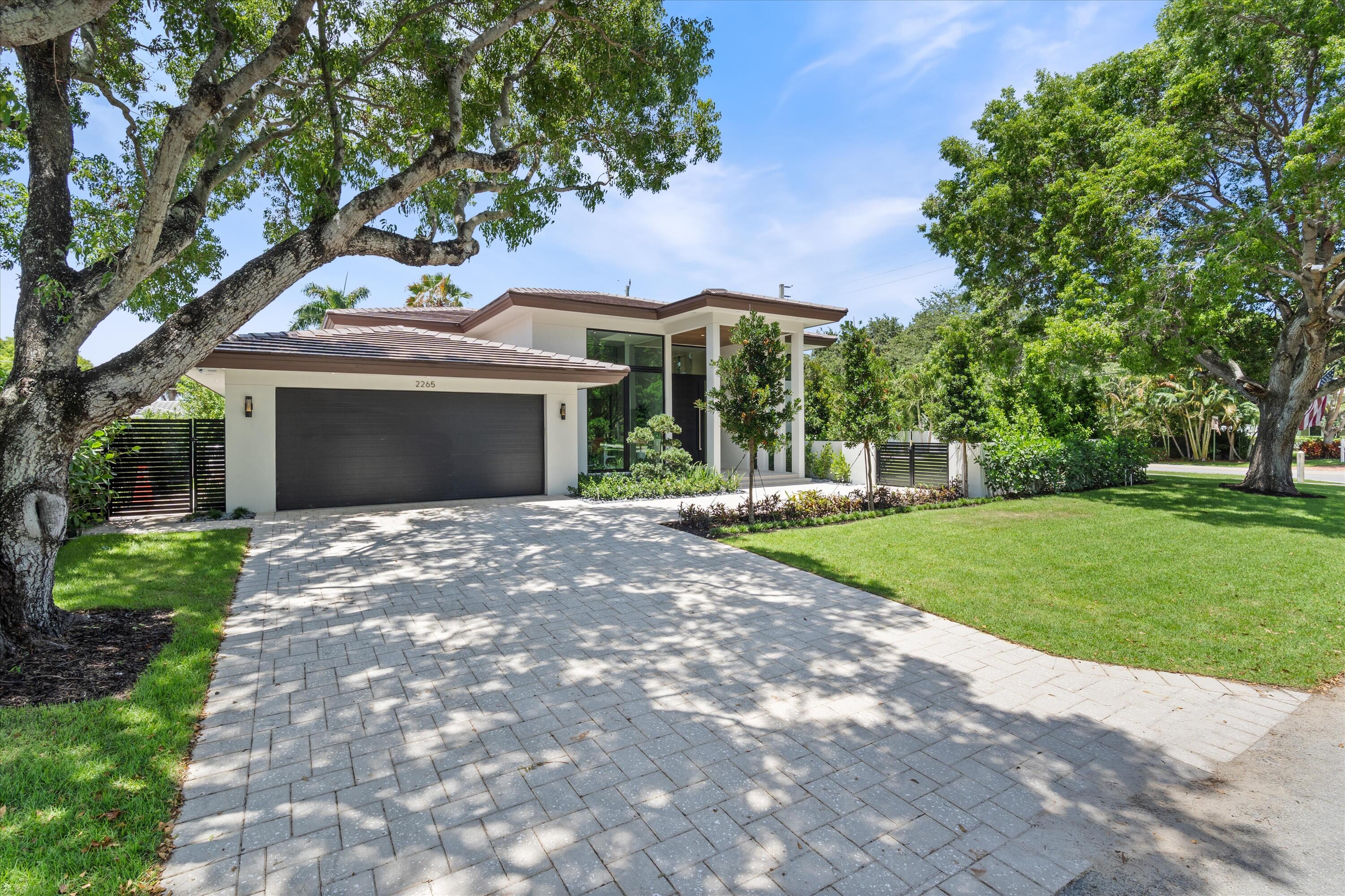 2265 NE 30th