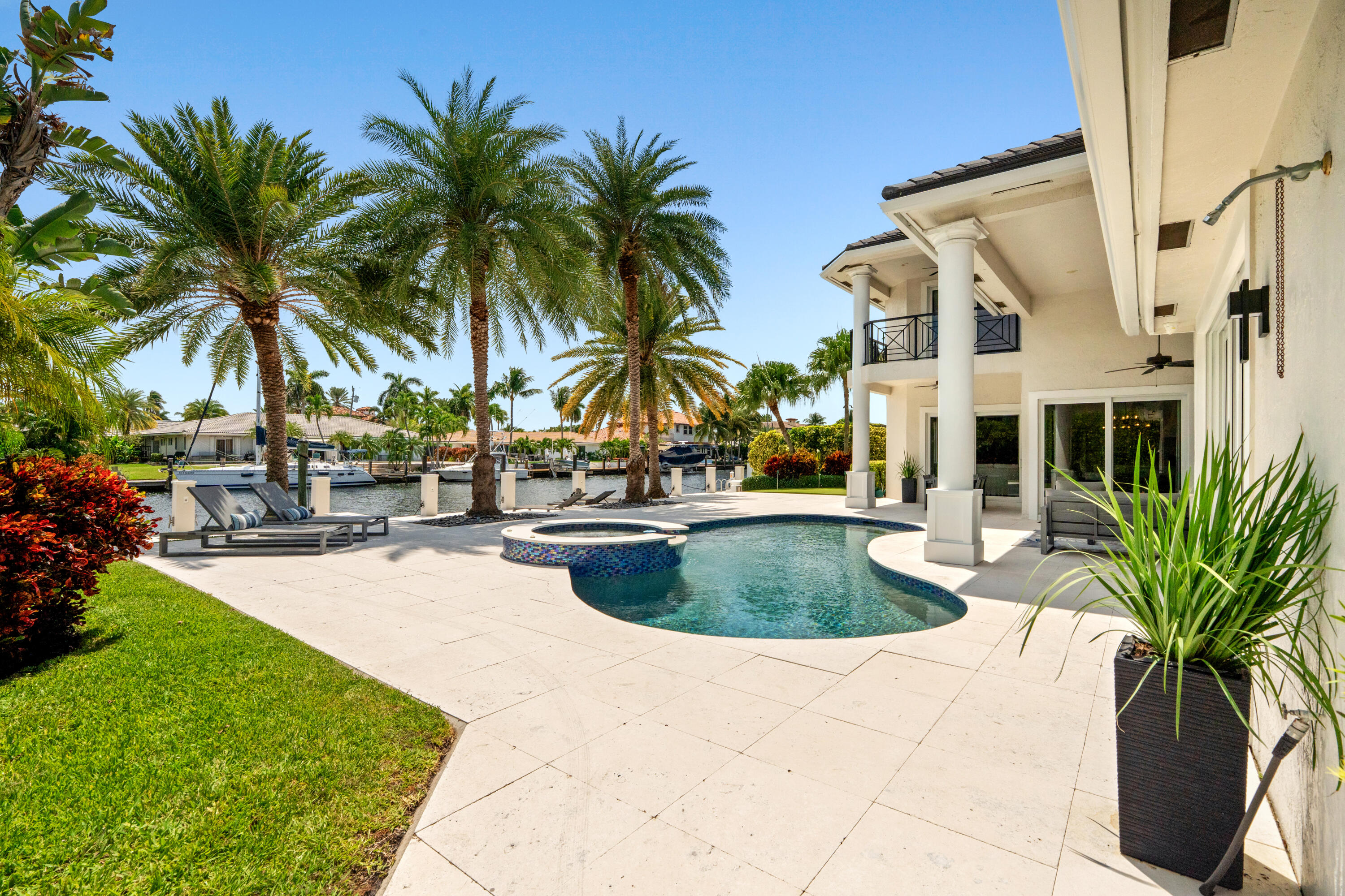2520 NE 35th St Lighthouse Point, FL 33064