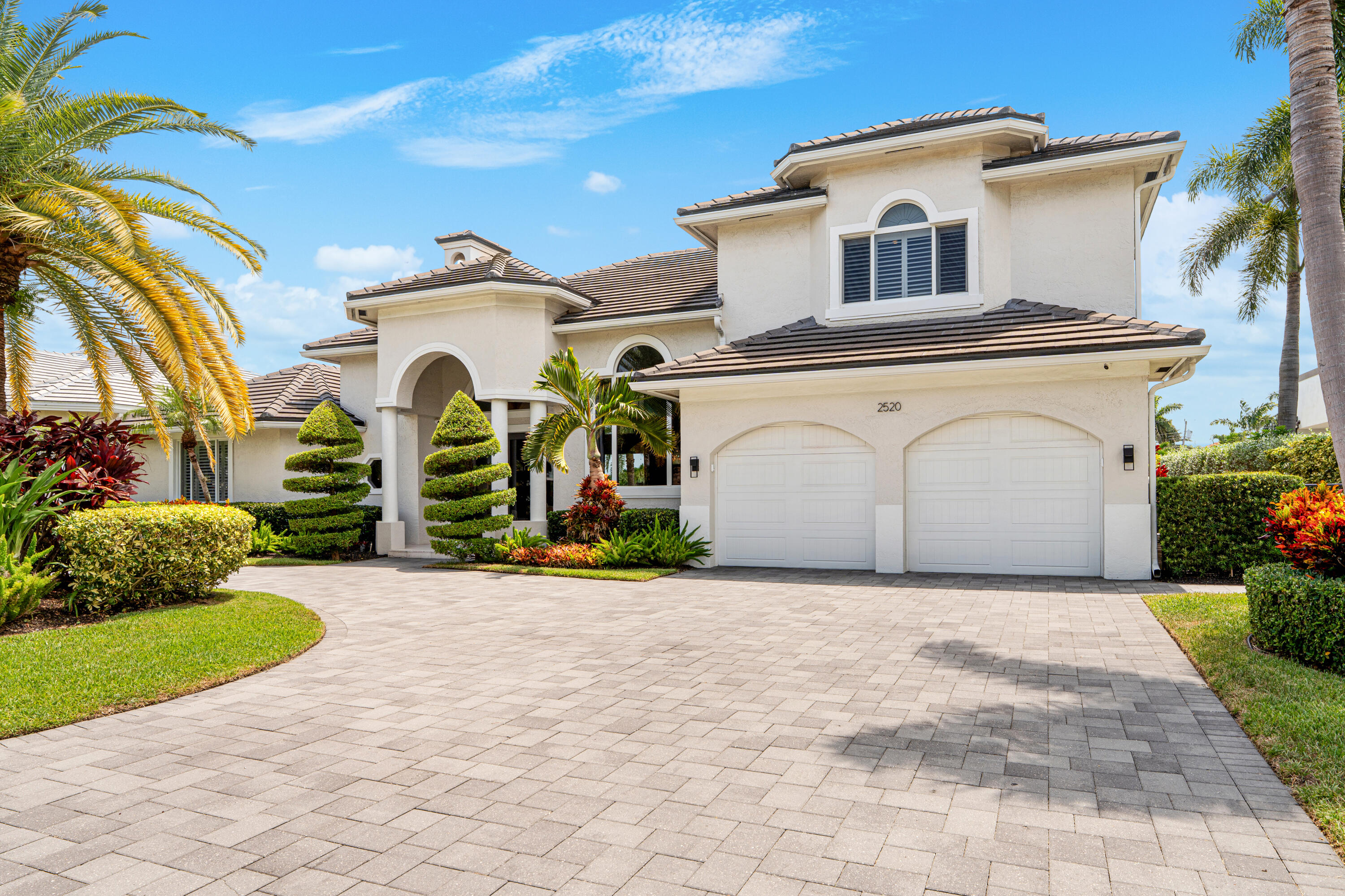 2520 NE 35th St Lighthouse Point, FL 33064