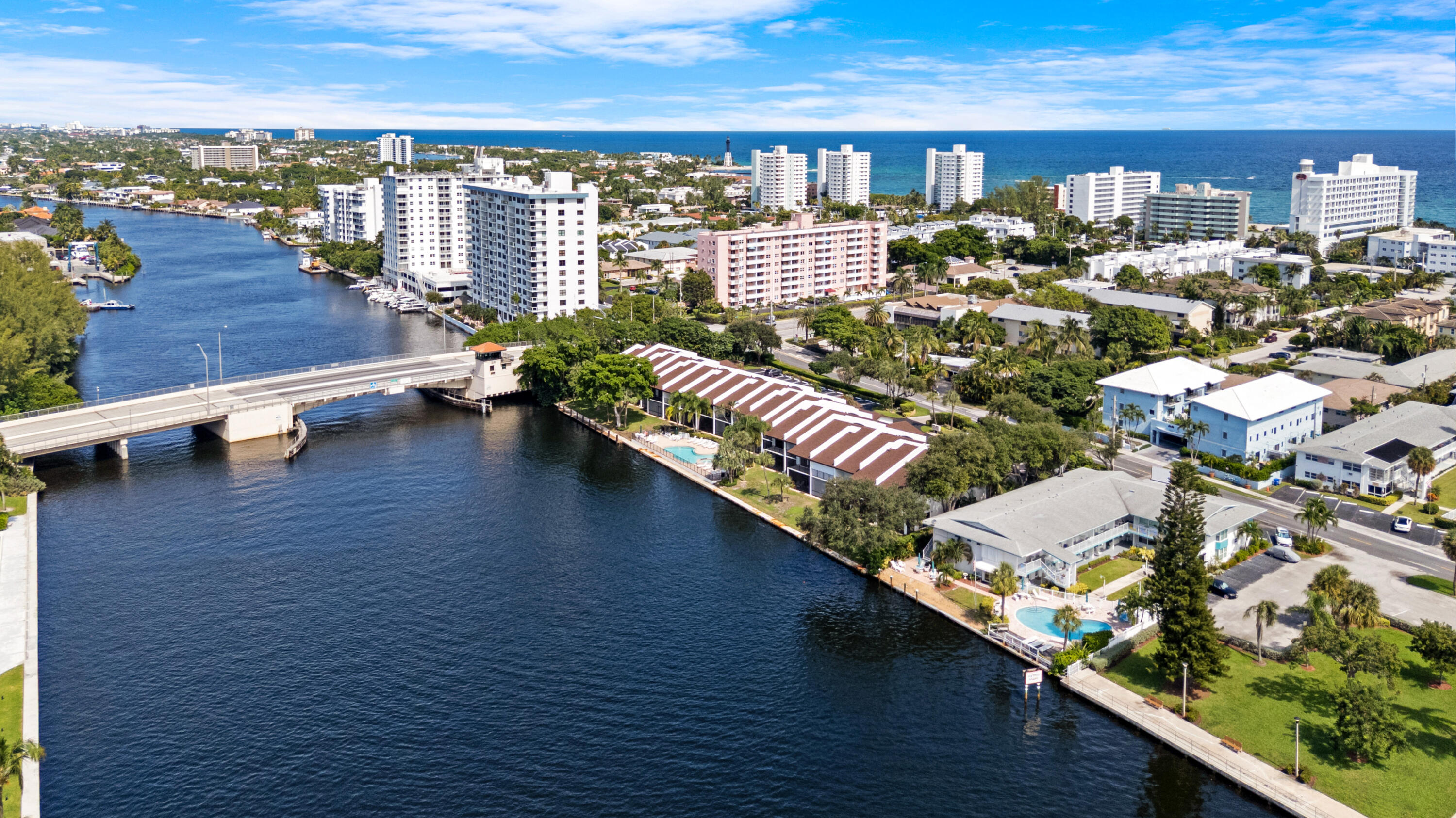 1301 N Riverside Dr #7