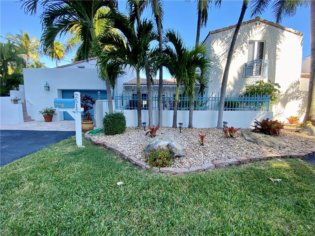 2515 E Las Olas