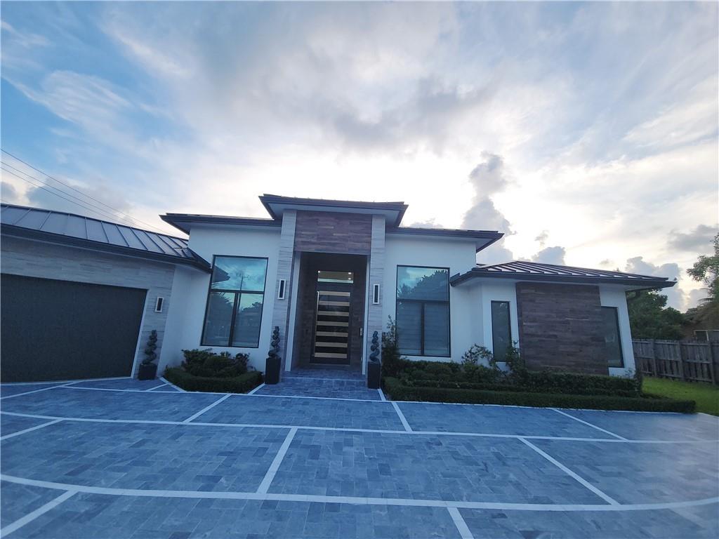 165 SE 5th Ave