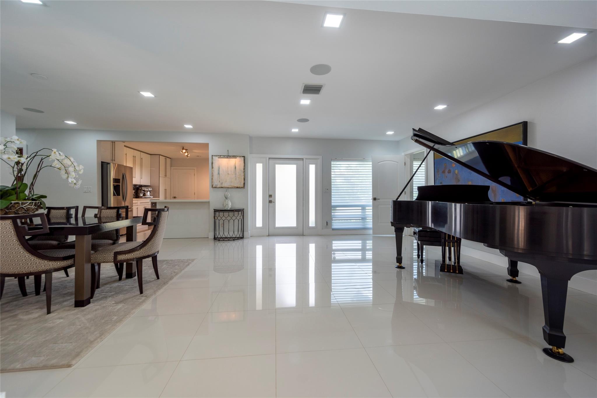 2341 NE 8th Fort Lauderdale, FL 33304