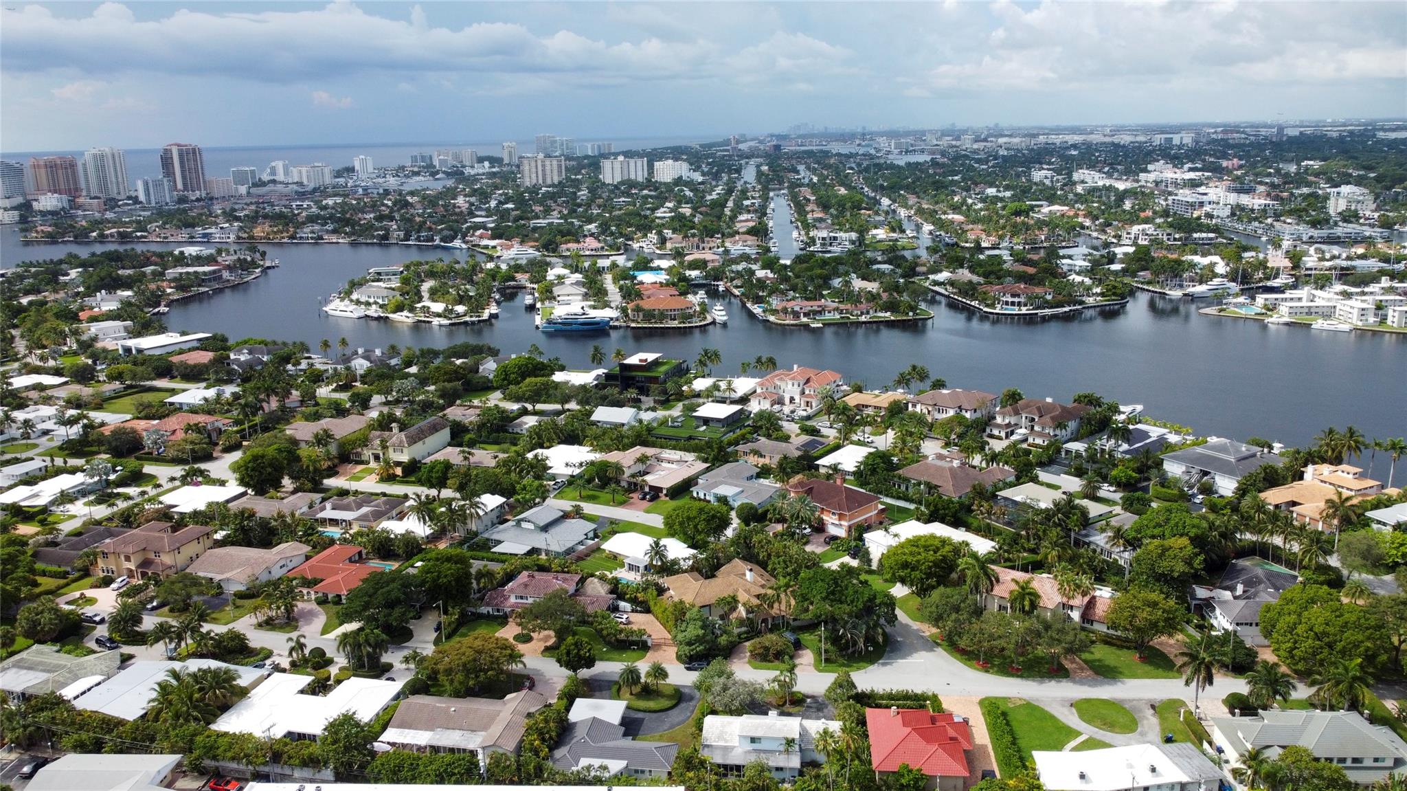 2341 NE 8th Fort Lauderdale, FL 33304