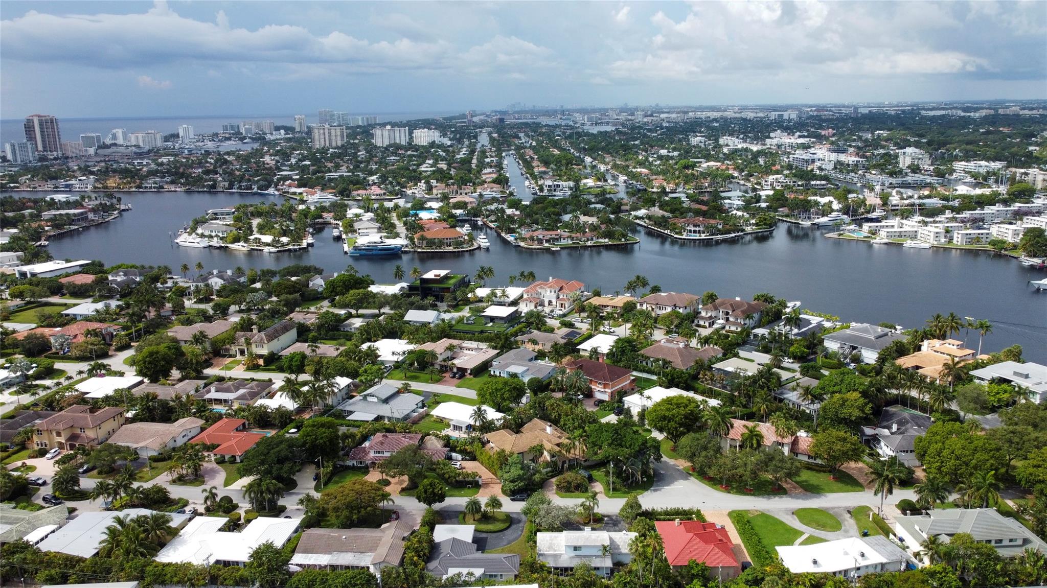 2341 NE 8th Fort Lauderdale, FL 33304