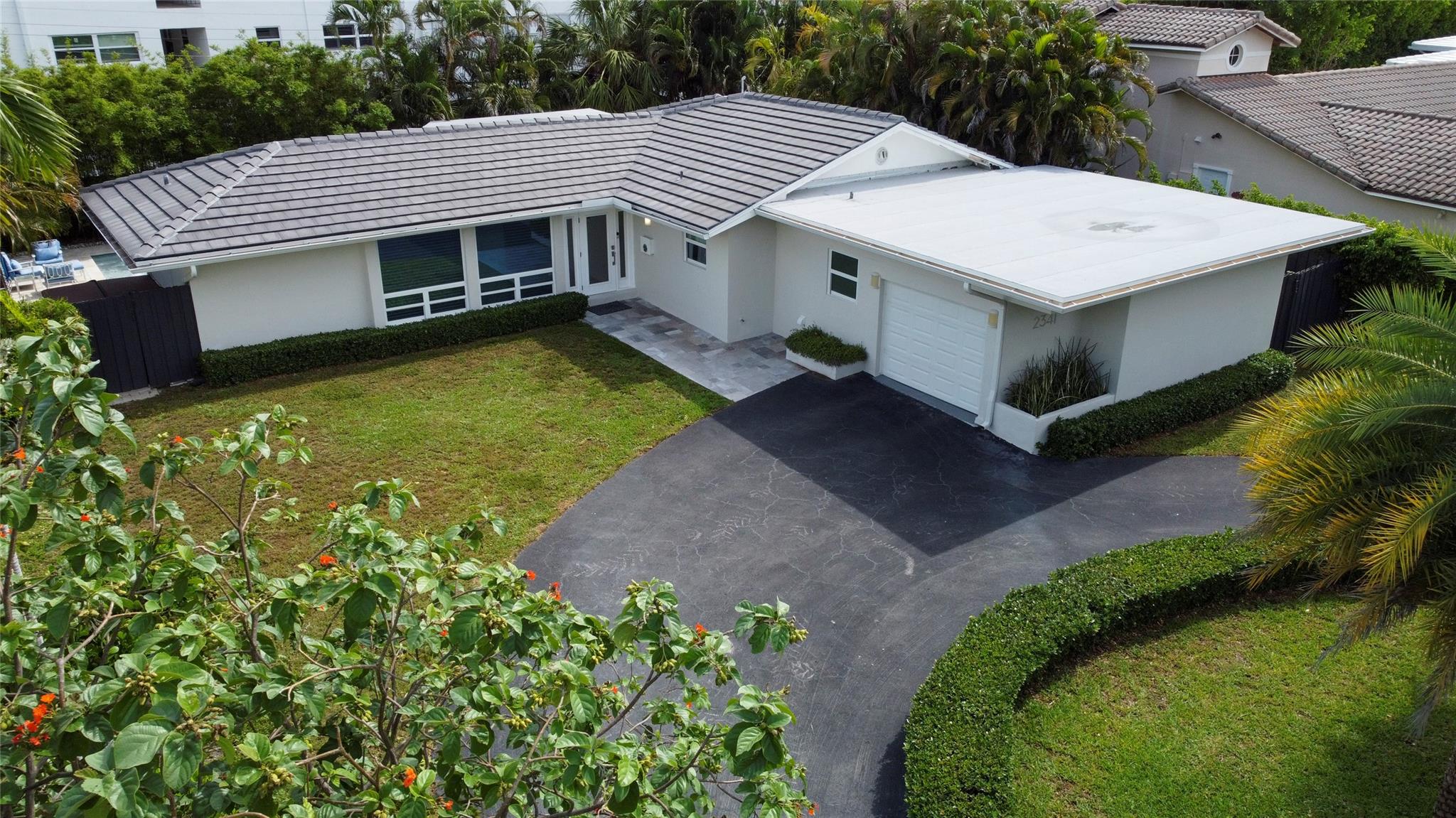 2341 NE 8th Fort Lauderdale, FL 33304