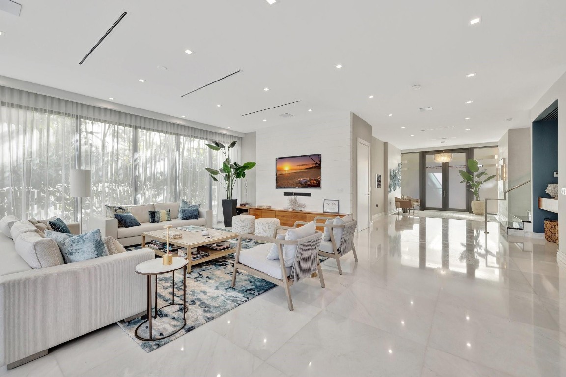 2707 Sea Is Fort Lauderdale, FL 33301