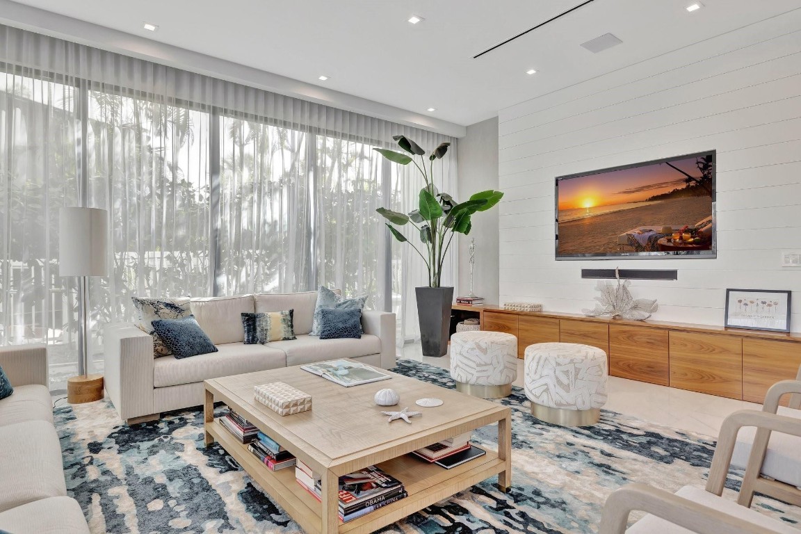 2707 Sea Is Fort Lauderdale, FL 33301