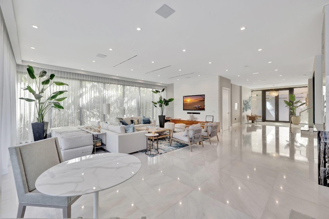 2707 Sea Is Fort Lauderdale, FL 33301